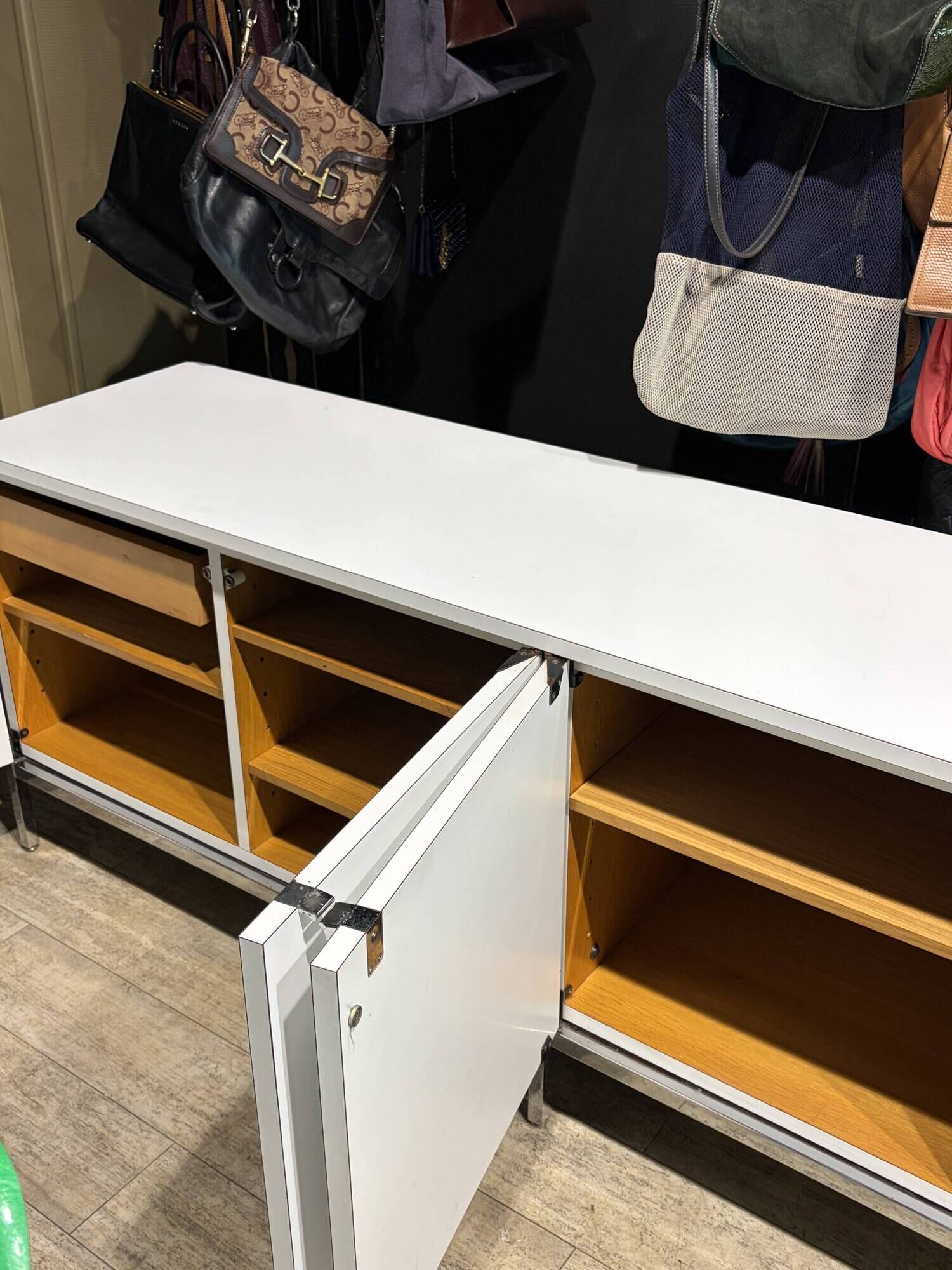 Enfilade Florence Knoll édition Knoll en bois blanc 4 portes