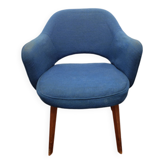 Conference Chair Eero Saarinen Knoll