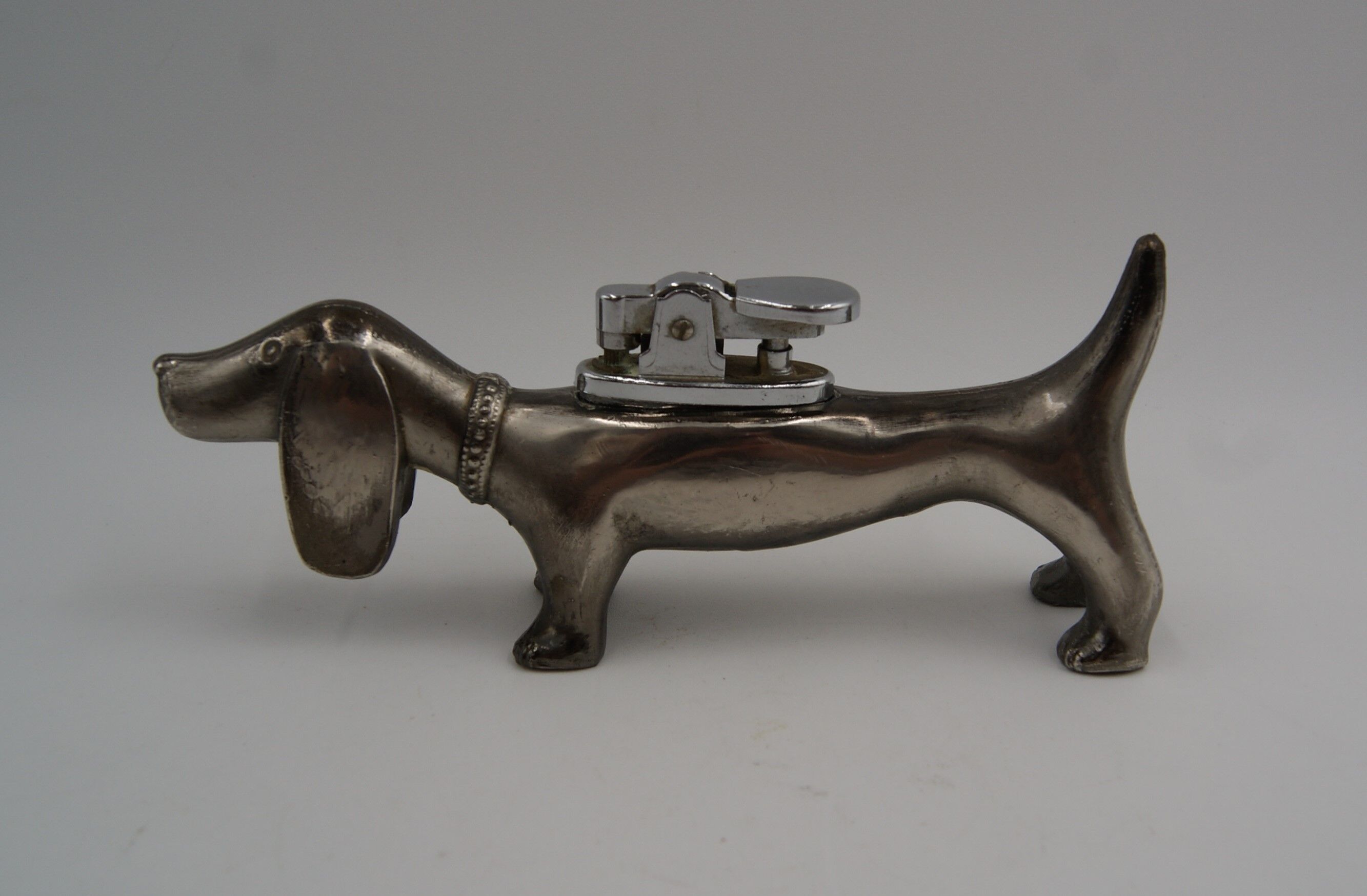 Briquet de table chien saucisse vintage
