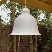 Suspension neuve alix d. reynis en porcelaine de limoge