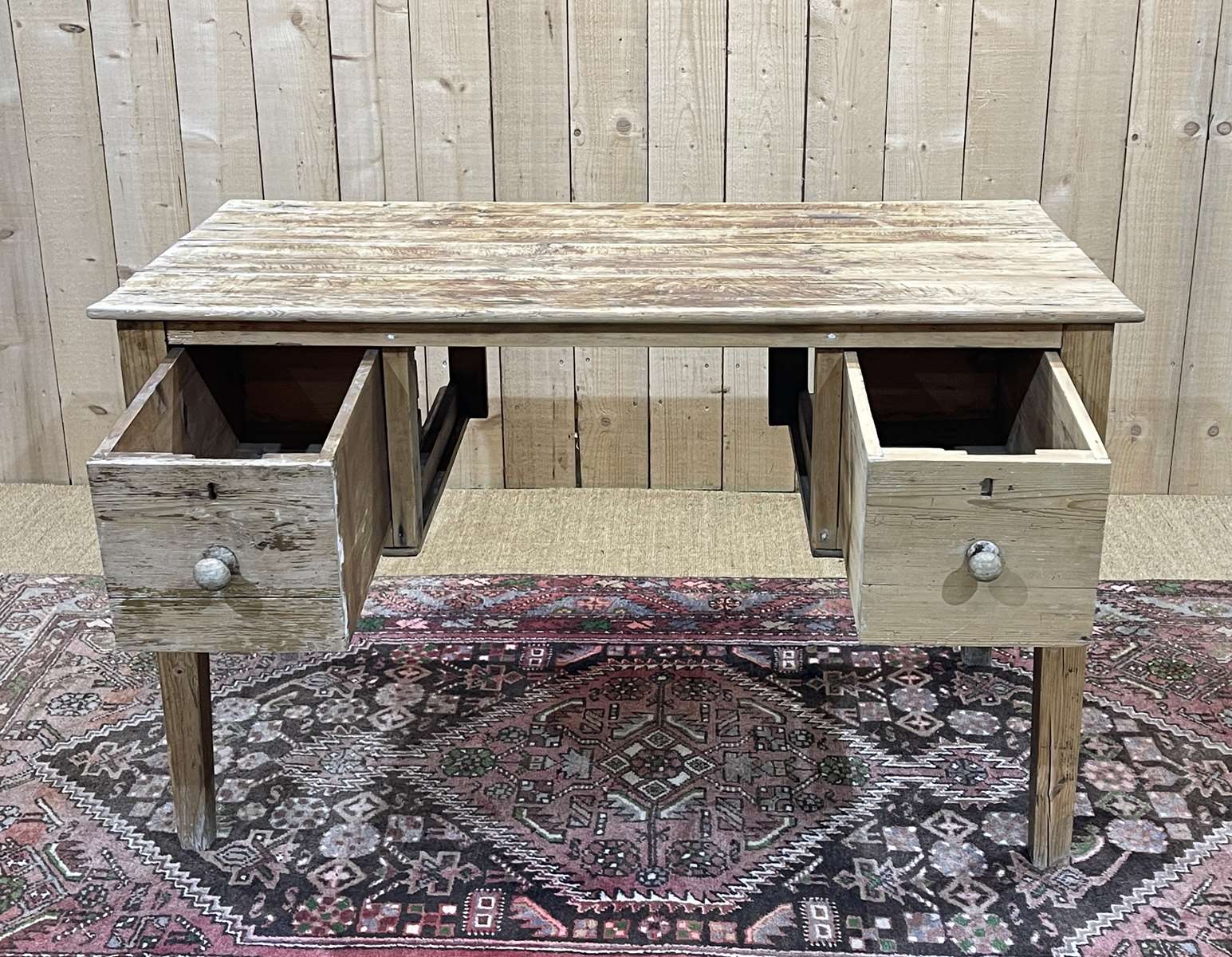English flat desk in fir of the early twentieth century
