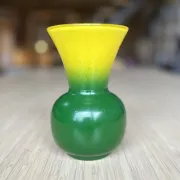 Small powdered glass vase with a yellow and green gradient from the 1950s (film "Le Grand Chemin")