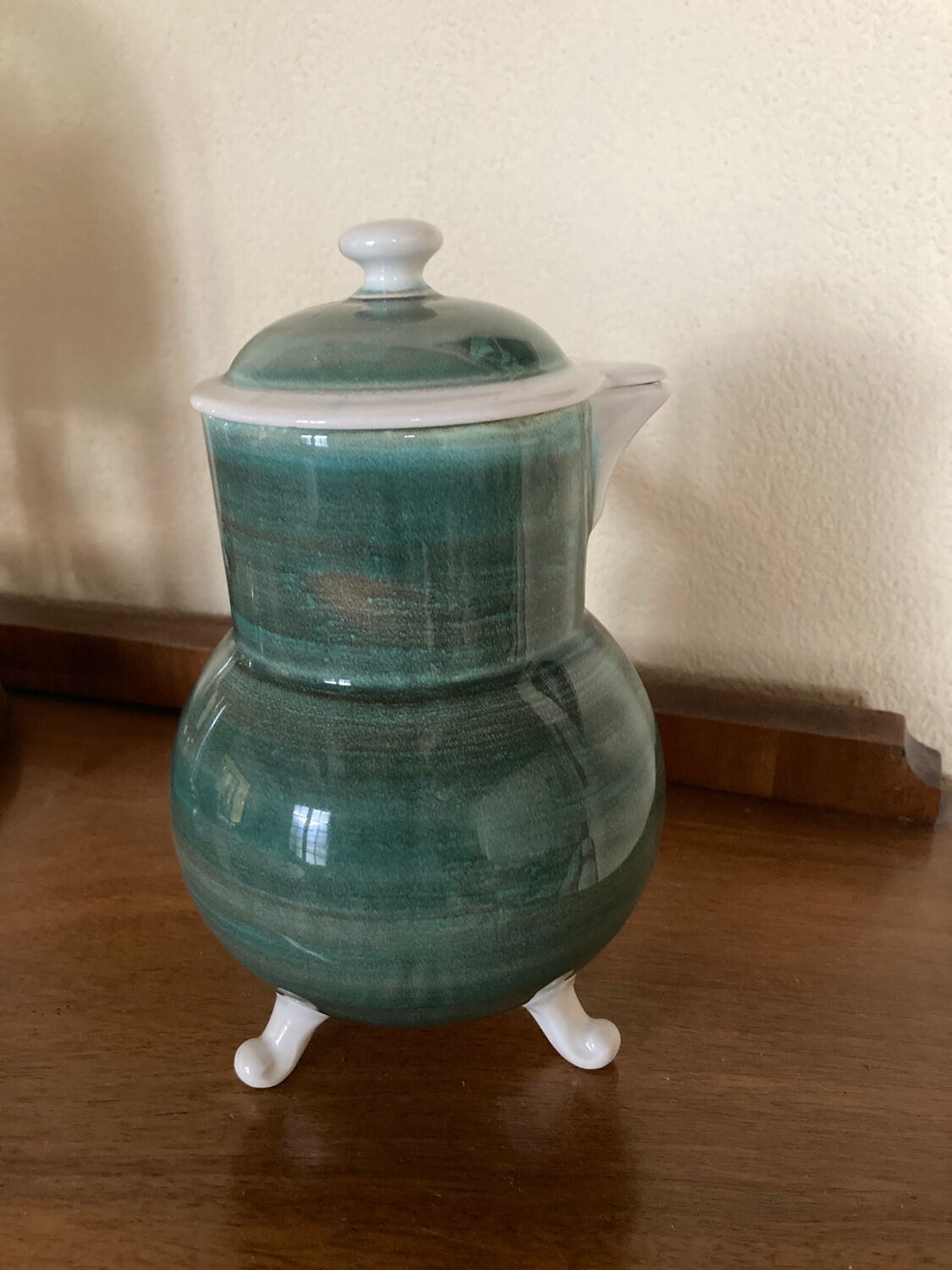 Tripod chocolate pot, Gien earthenware, vintage 60s