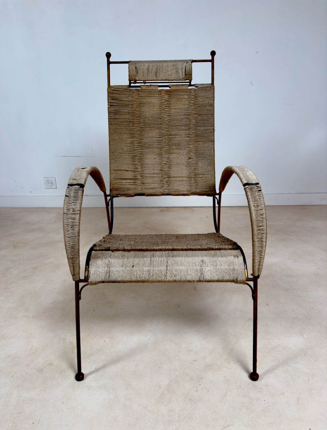 Fauteuil en métal cordé