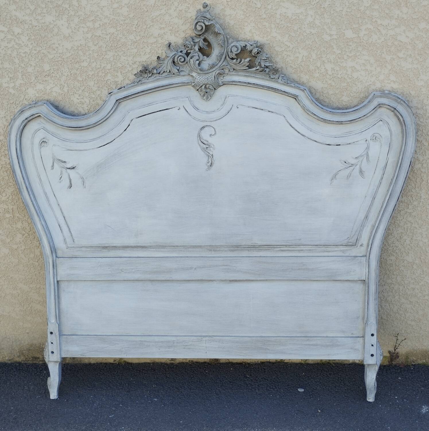 Louis xv style headboard with shabby chic patina
