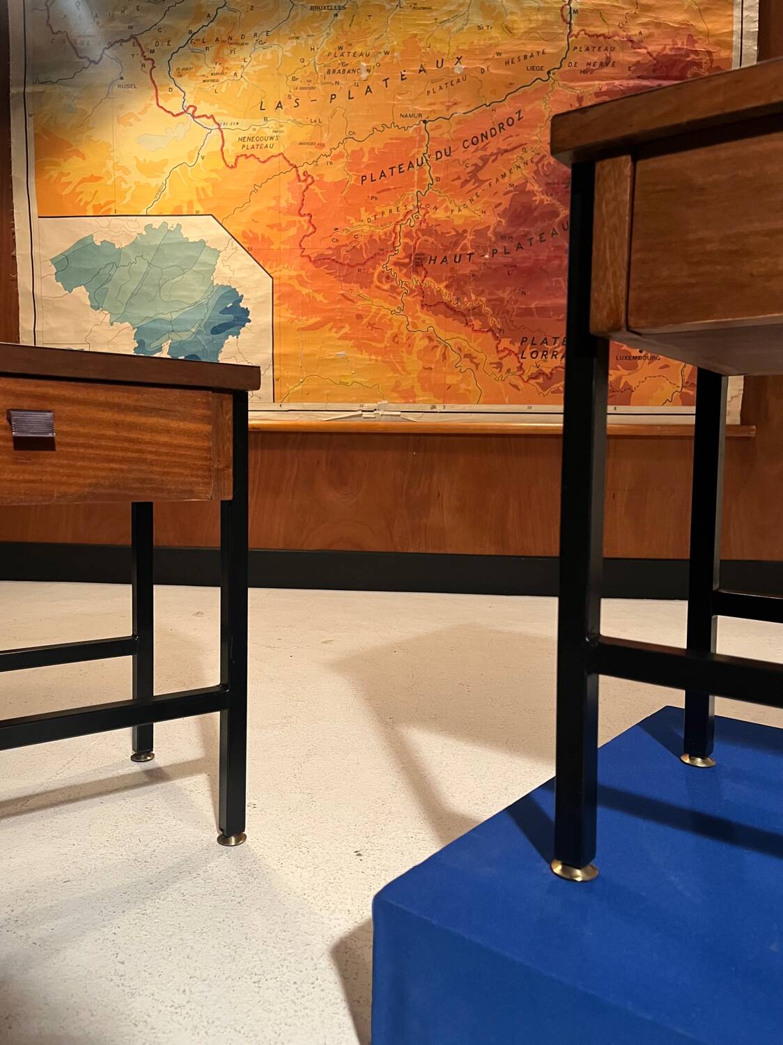 Paire de tables de chevets vintage 1950
