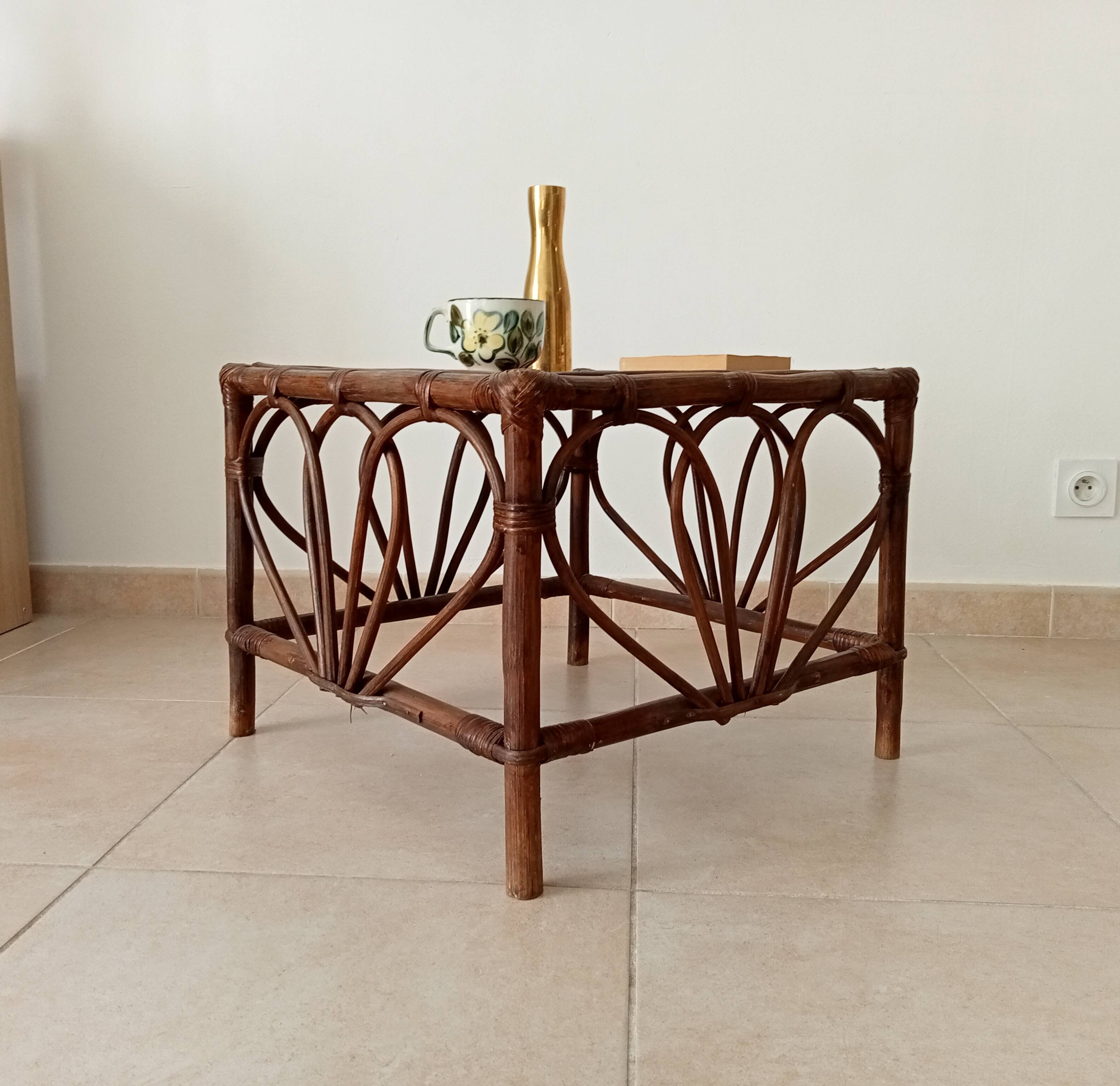 Vintage rattan and bamboo coffee table, 51*51 cm