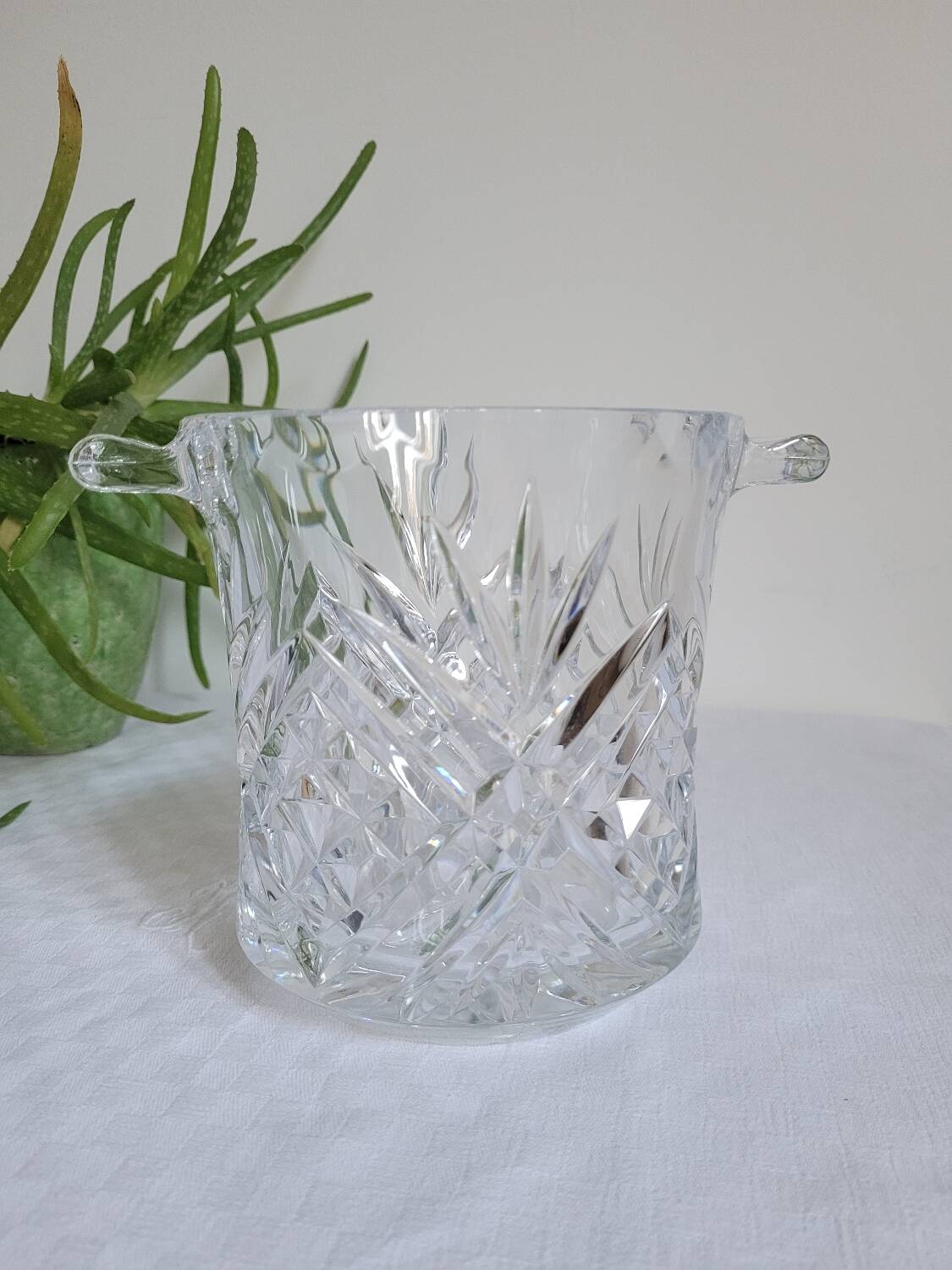 Champagne bucket or crystal ice bucket