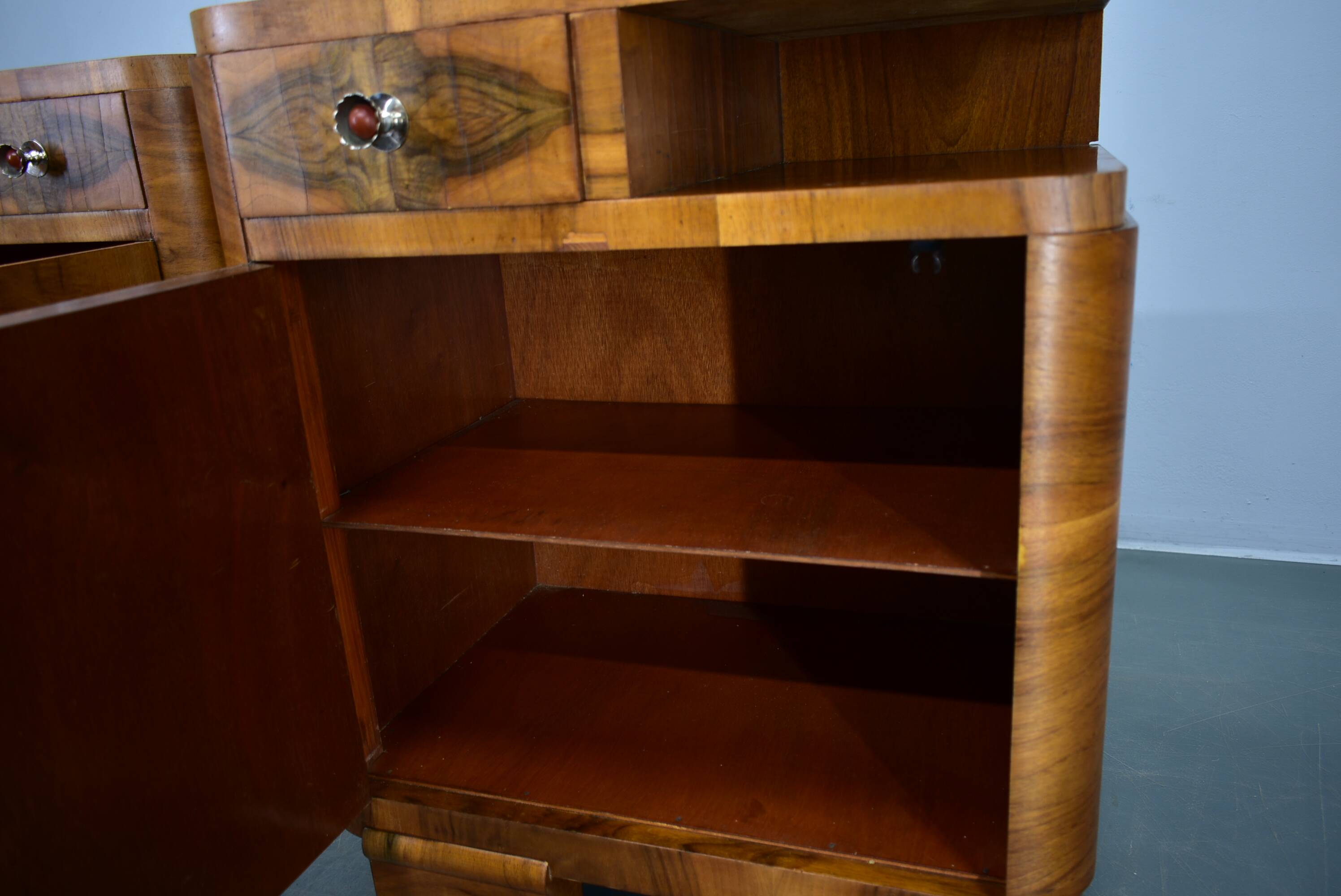 Table de chevet art déco des années 1937, Tchécoslovaquie