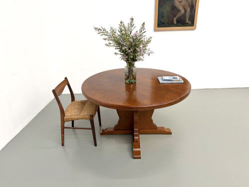 Brutalist round table in solid oak, 1960s.