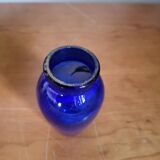 Vase en verre bleu