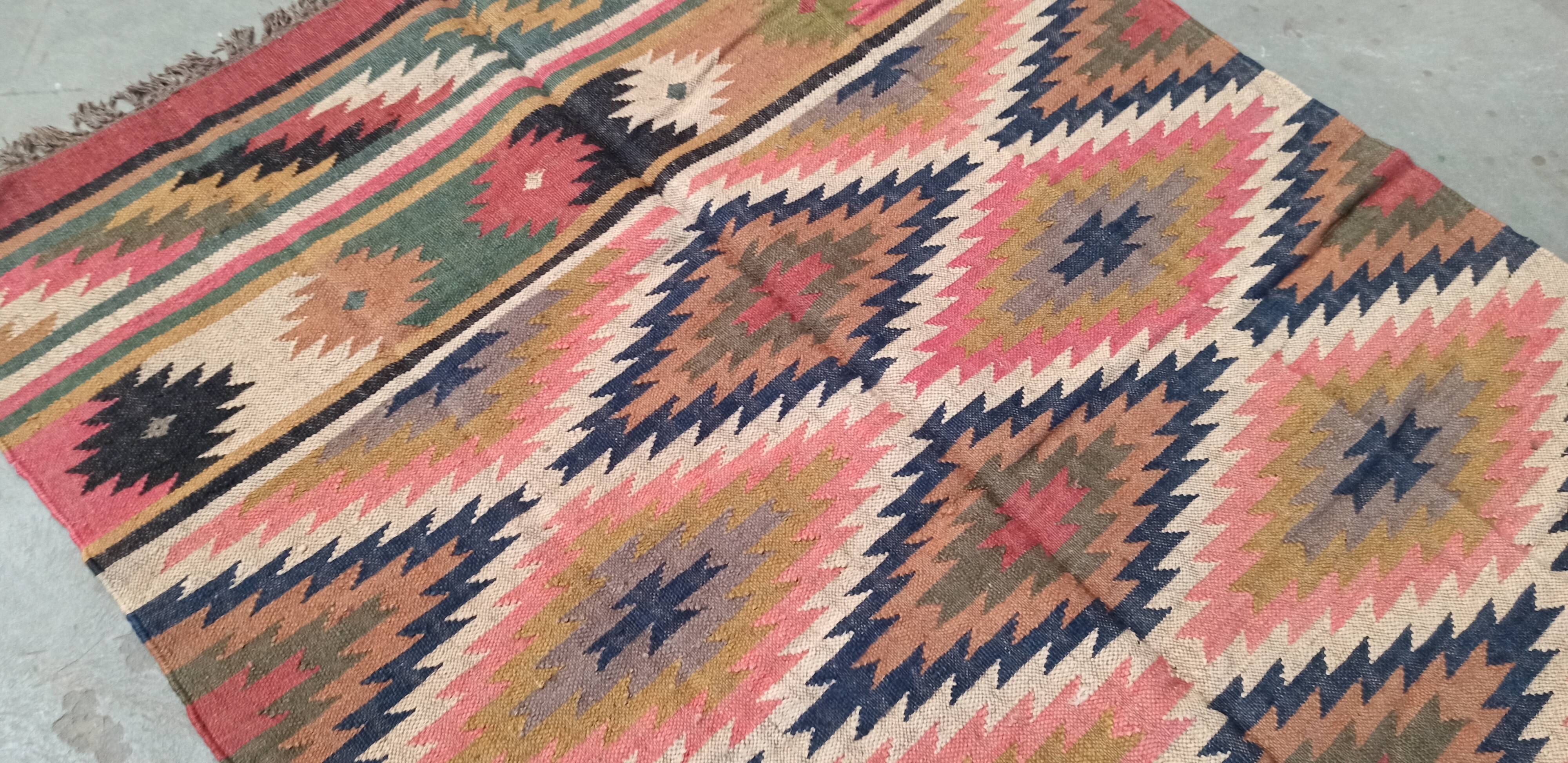 Kilim rug in jute and cotton. 160cm x 250cm