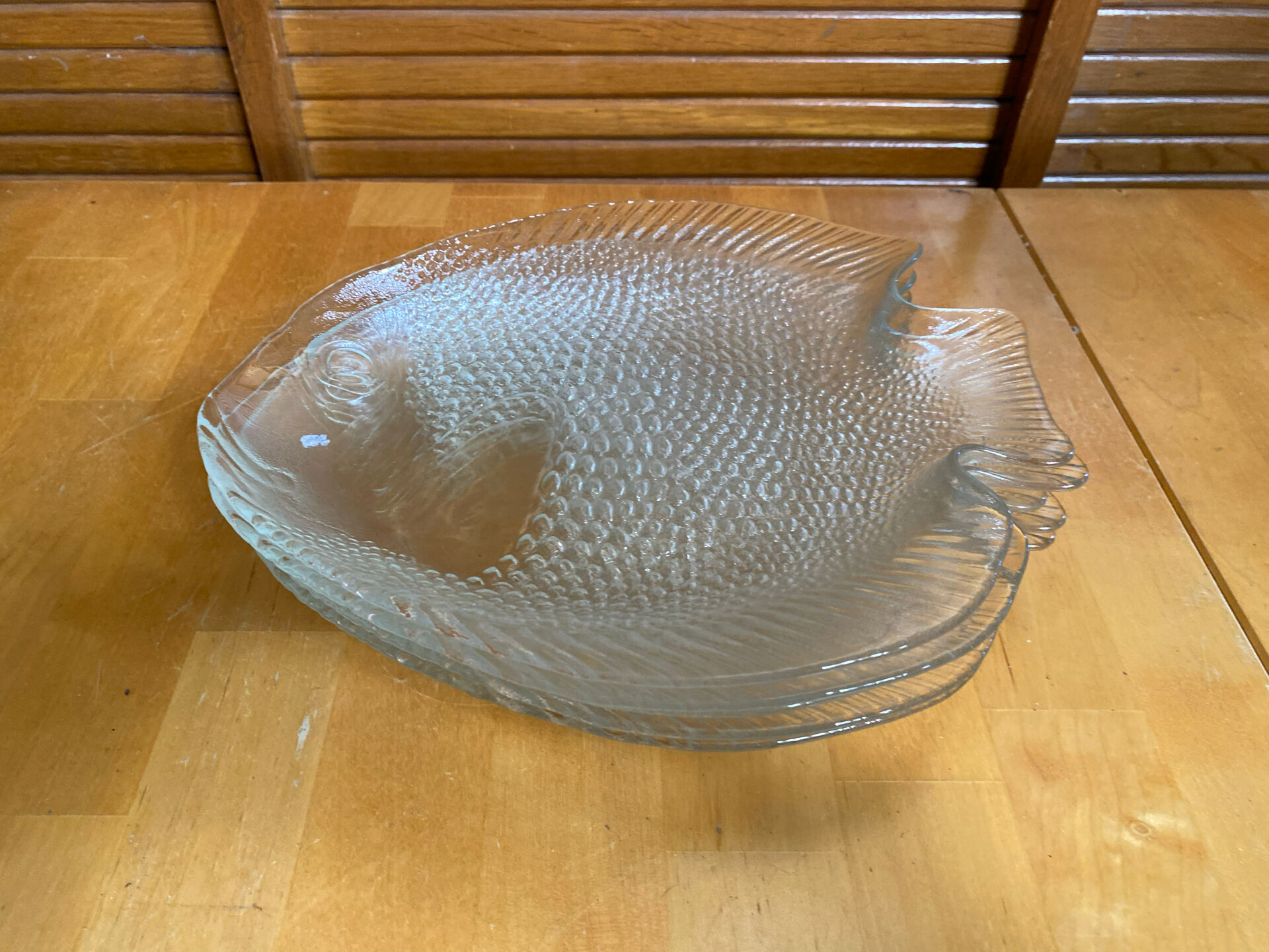 Plate + 5 ARCOROC Fish Shape Glass Mould Plates + Vintage Box #
