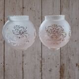 2 globes boules en verre gravé