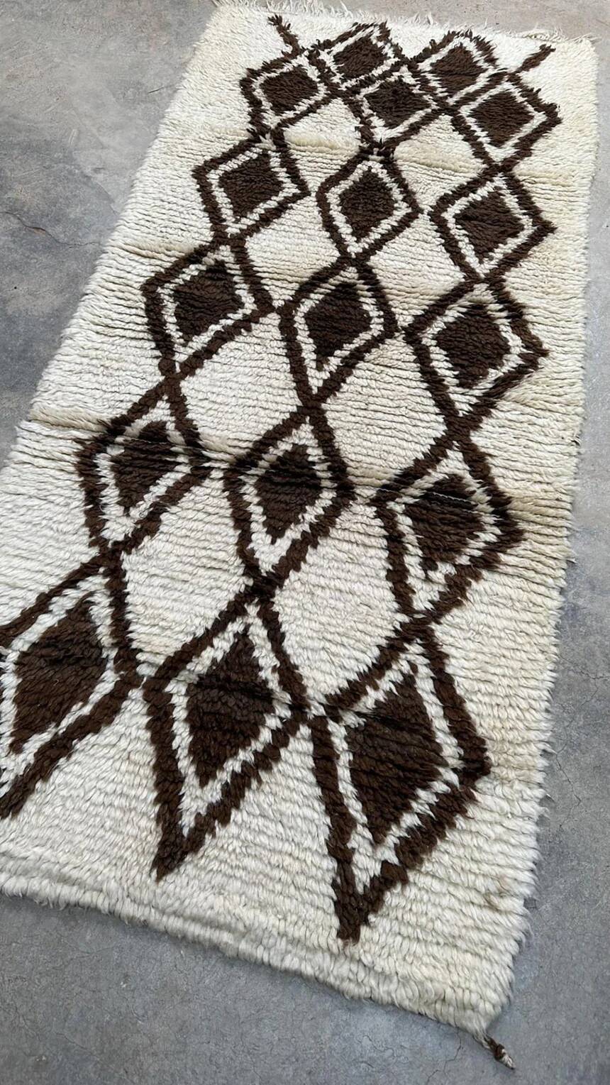 Moroccan Berber runner rug pure wool 250cmx150cm
