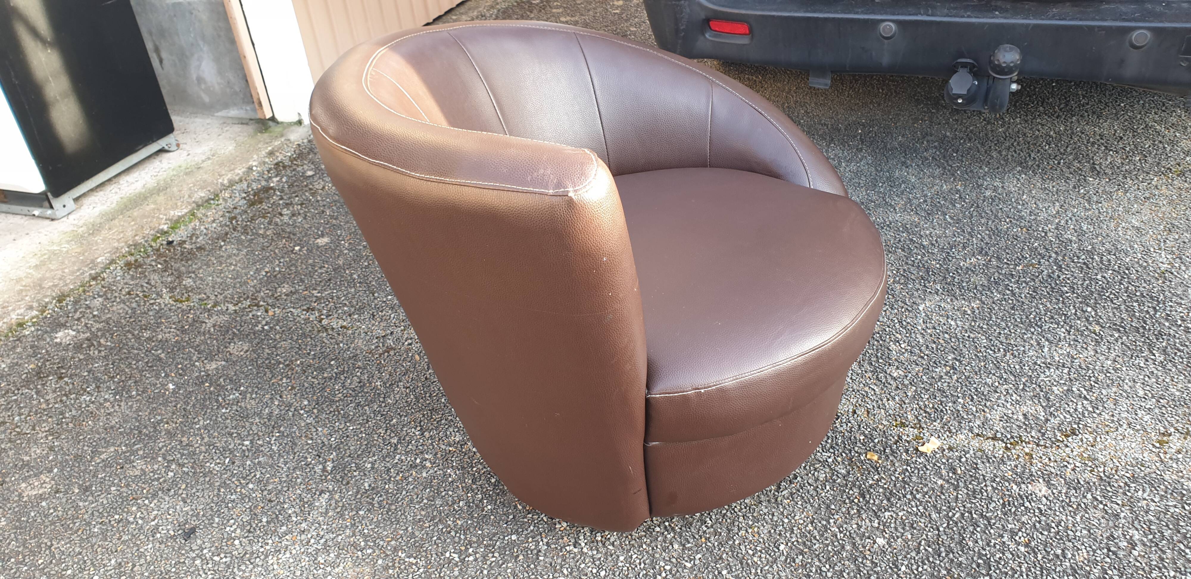 Rotating living room design armchair