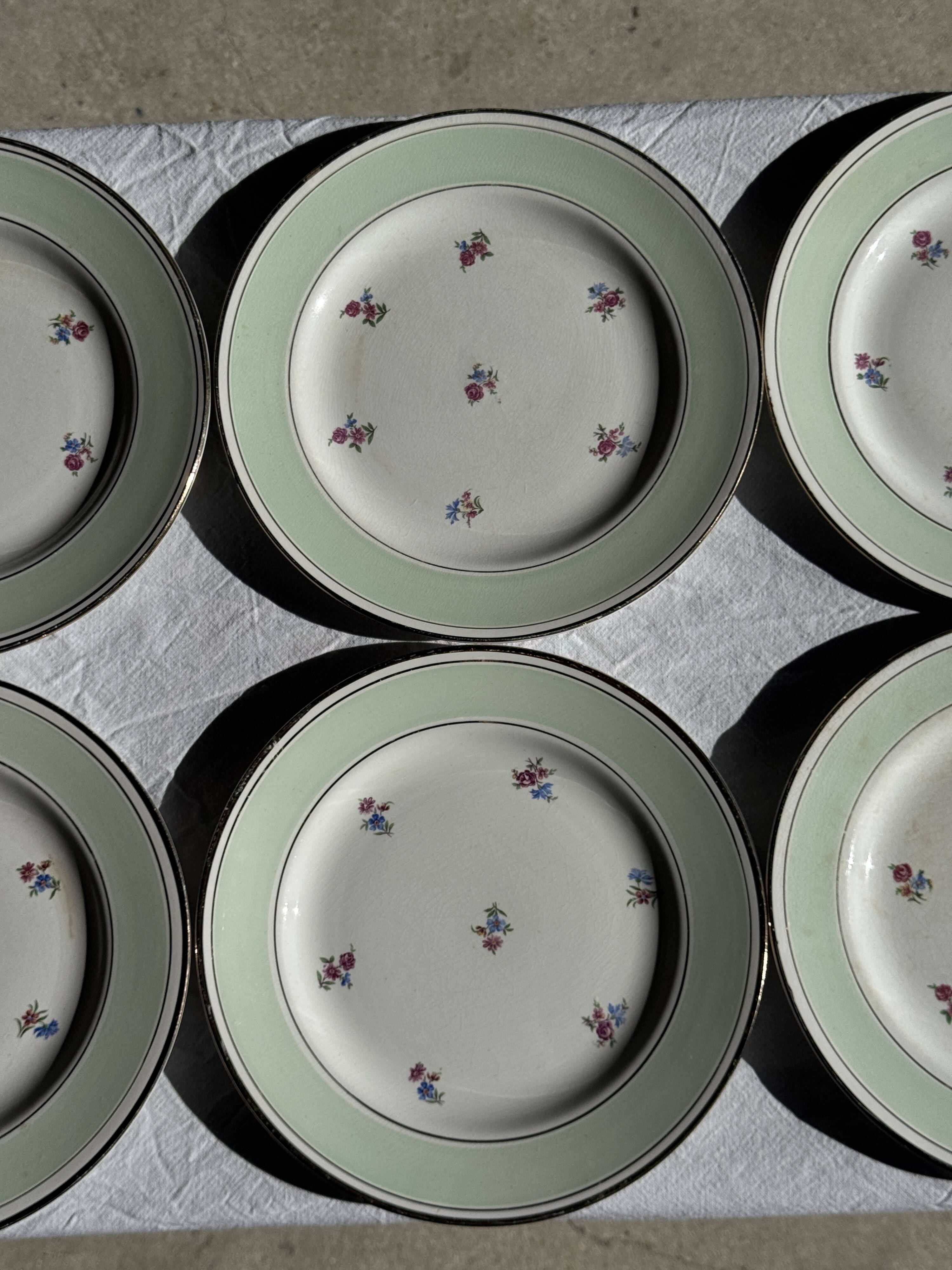 Set of 15 vintage turquoise dinner plates with gold trim and pink flowers D23.