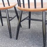 Lot of 4 vintage chairs