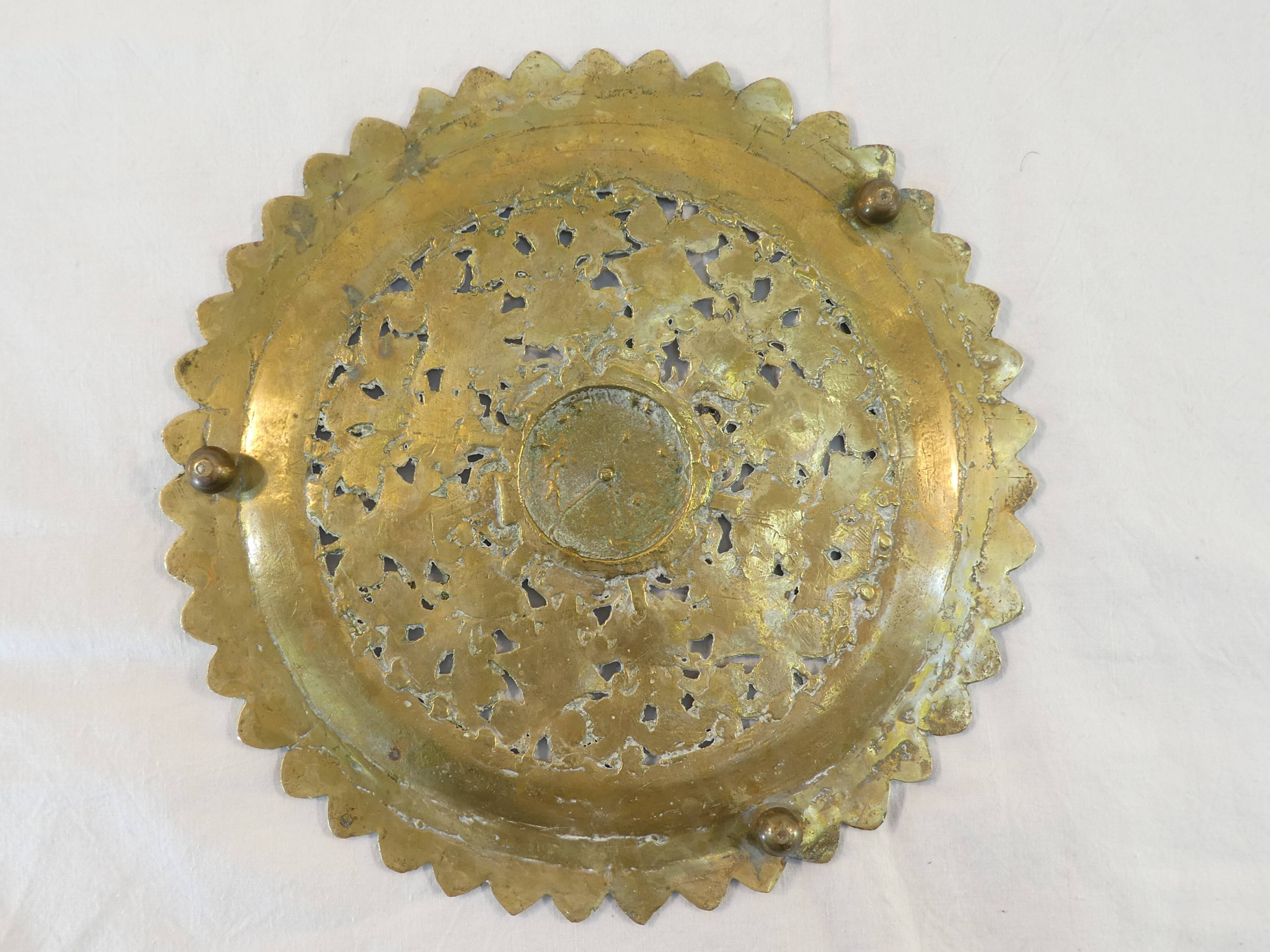 Bronze ewer tray or tray in Renaissance style