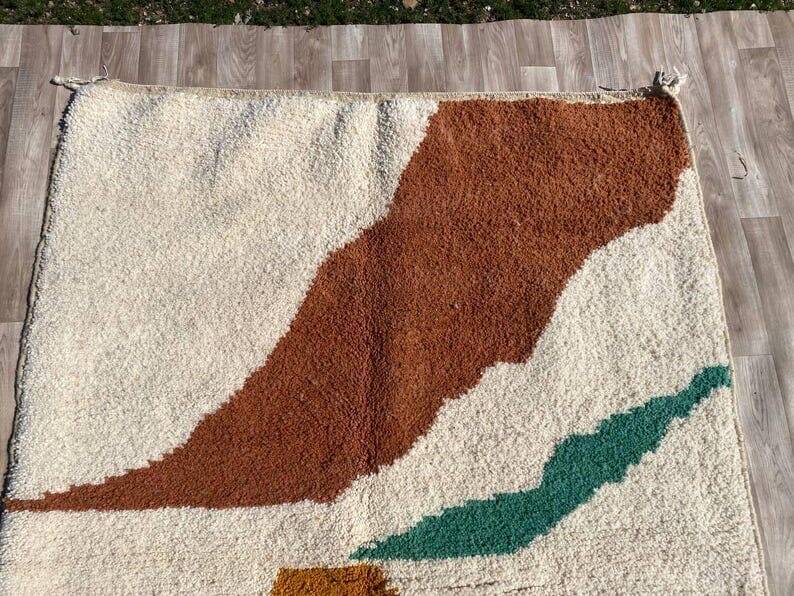 Handmade pure wool rug, size 2/3 m.