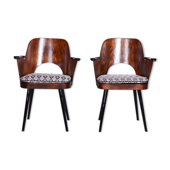 Paire de fauteuils restaurés du milieu du siècle par Oswald Heardtl, hêtre, Tchéquie, années 1950