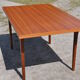 Table teck de type scandinave