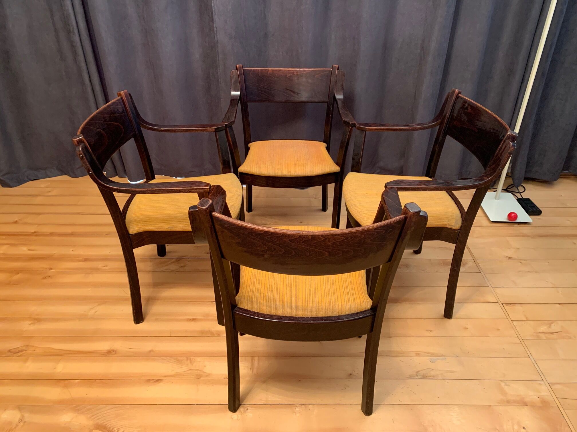 Quatre chaises Gemla Möbler AB Suède 1981