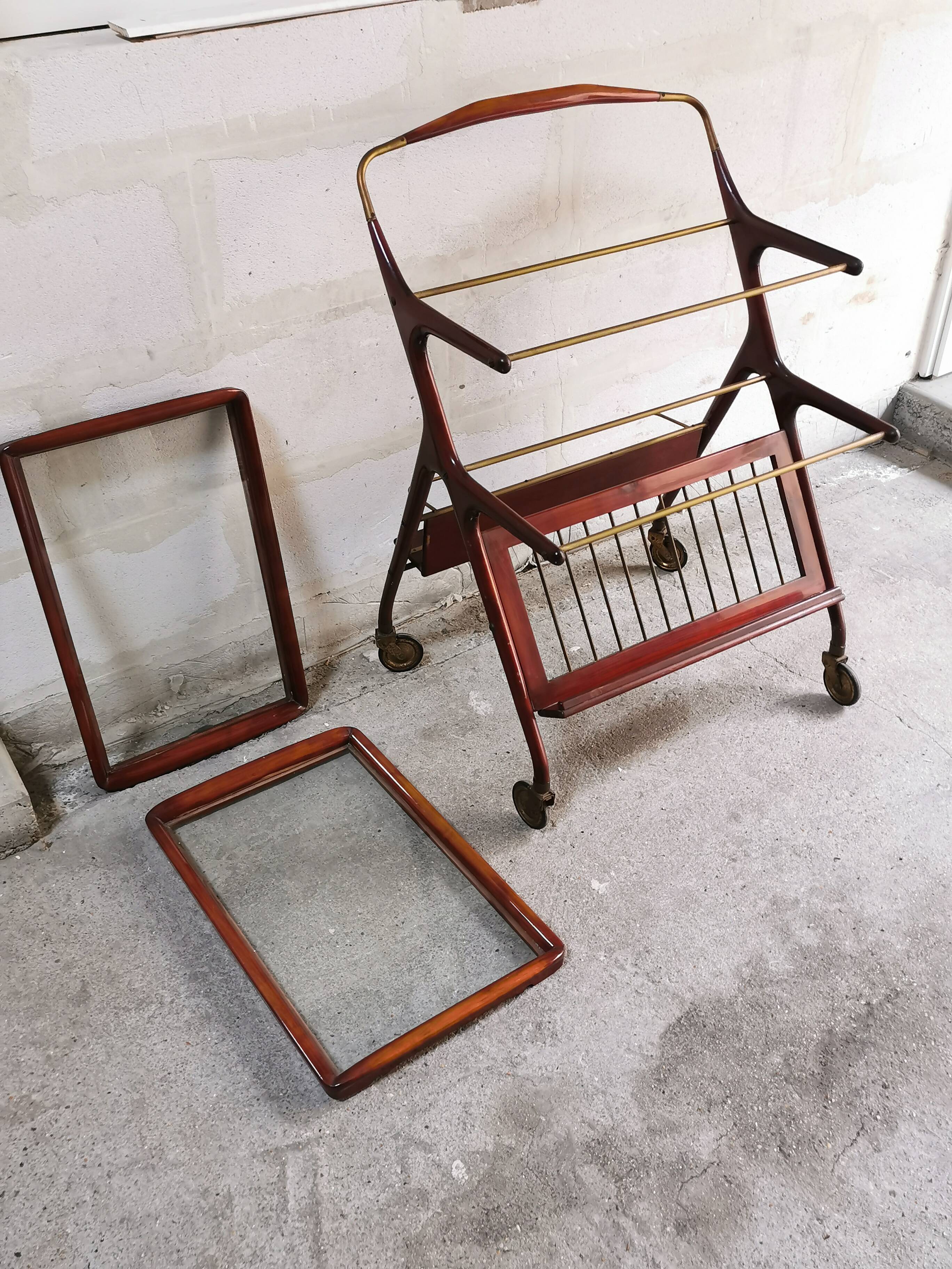 Table, bar trolley on wheels. removable tray. design 50 vintage italy