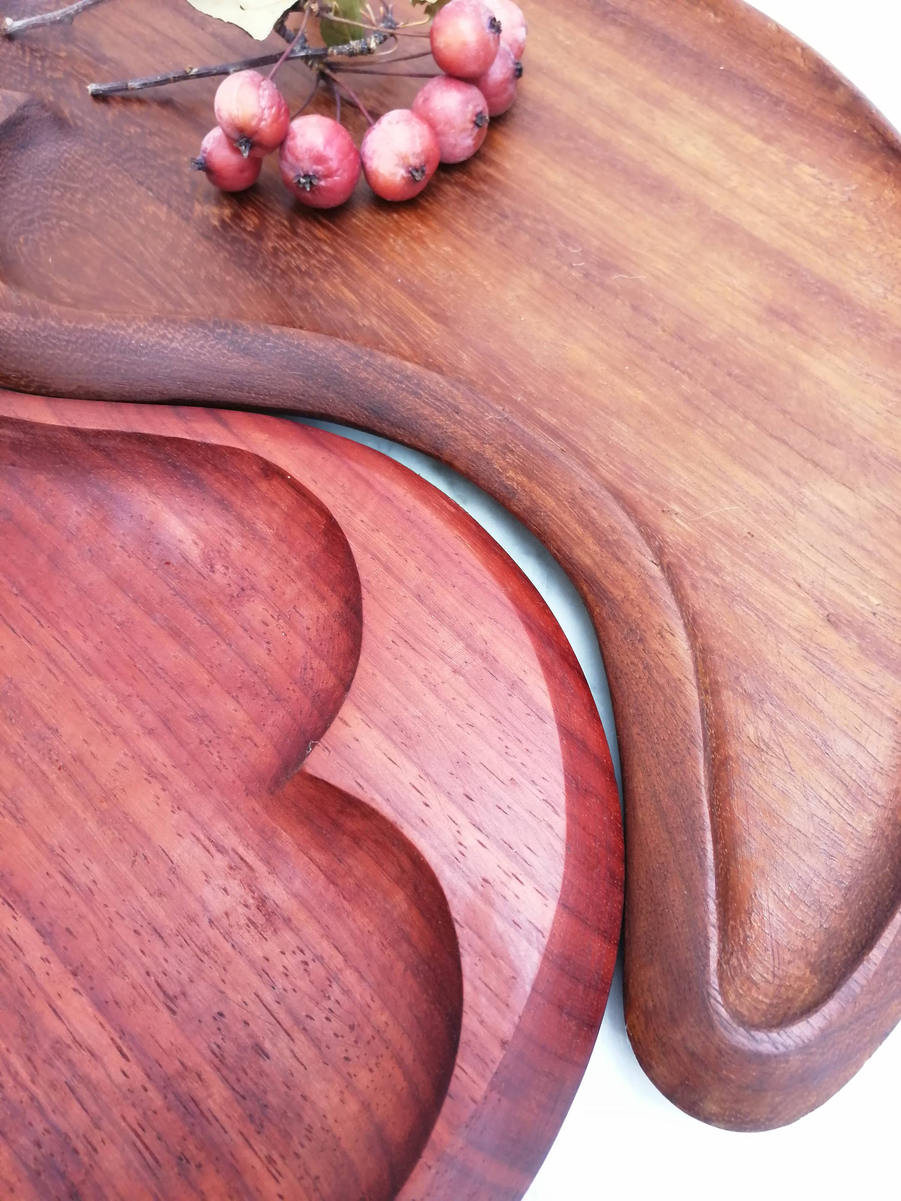 Tray Yon Yang in teak and padouk