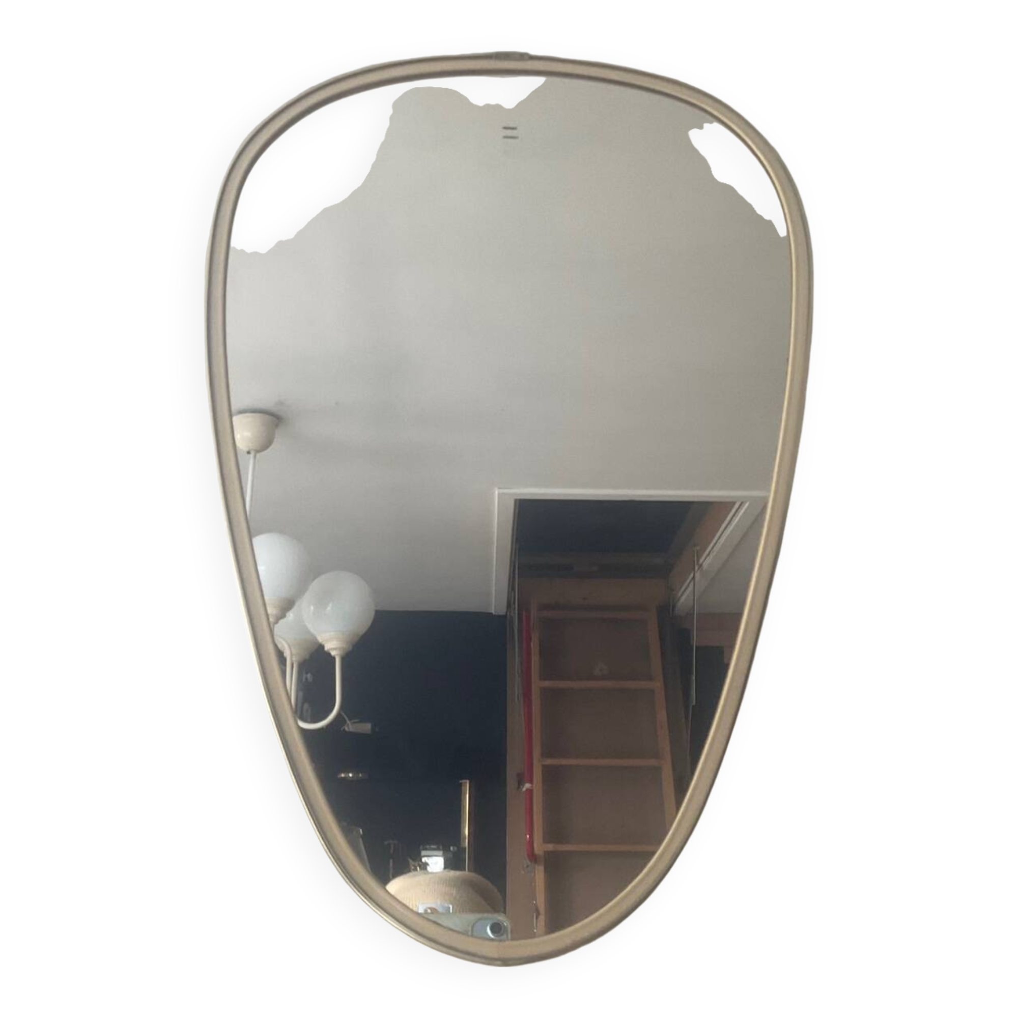 Asymmetrical free-form mirror from the 60s-70s