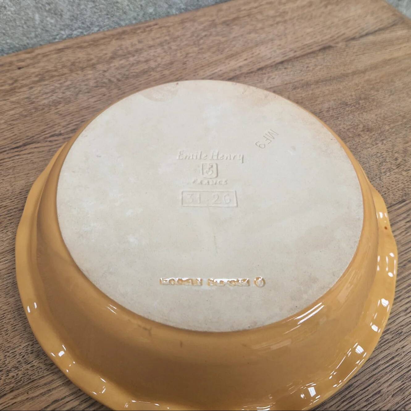 Ceramic dish