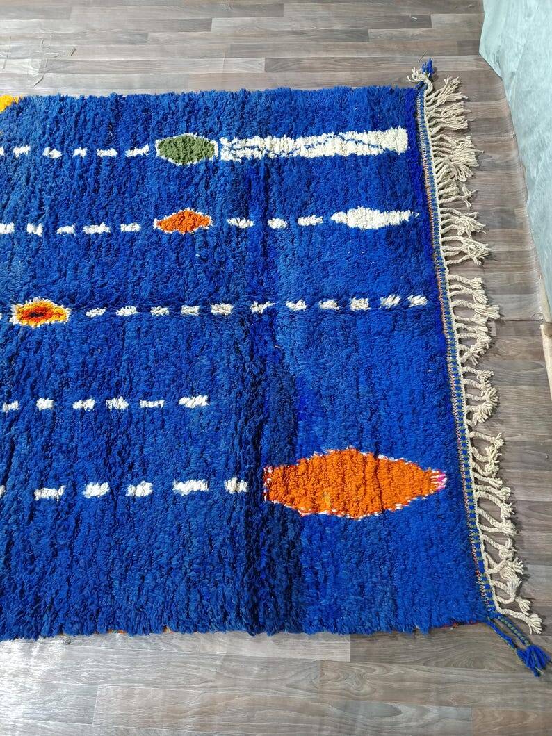 Traditional Berber Moroccan rug 250cm x 150cm