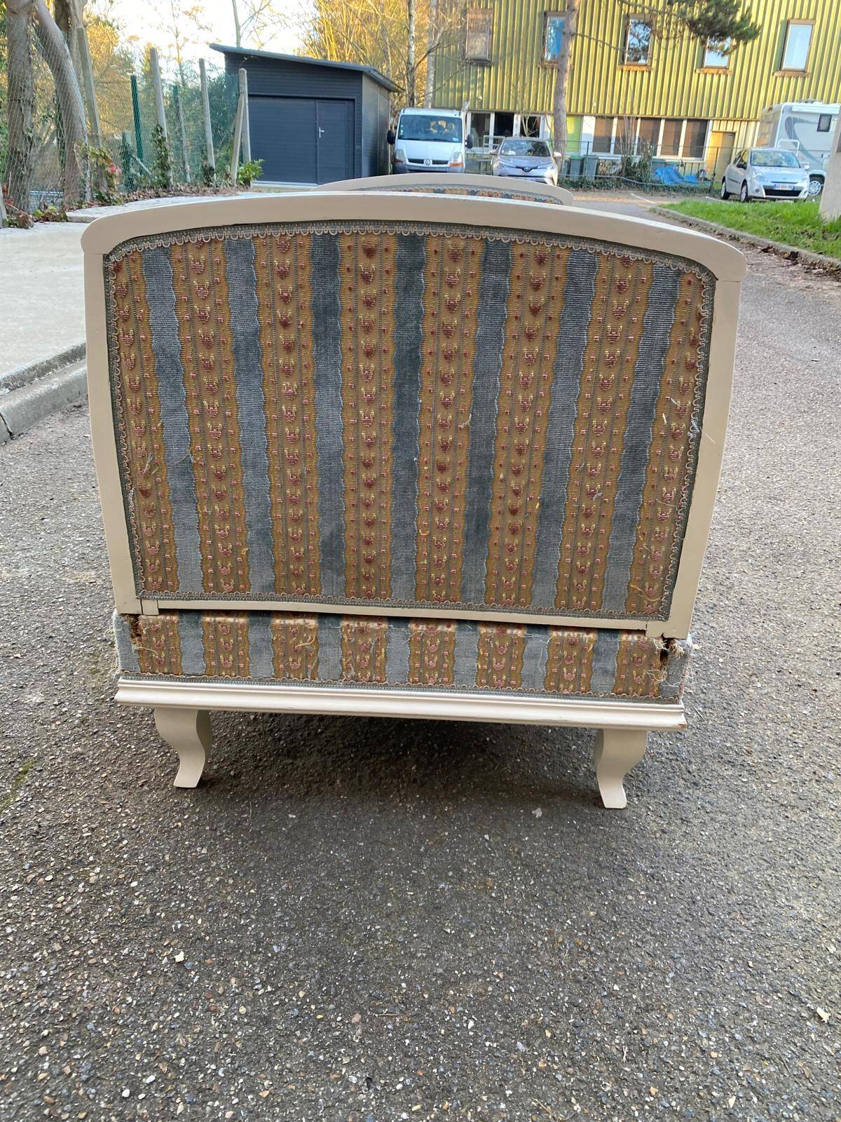Louis XV velvet bench from the 19th century.