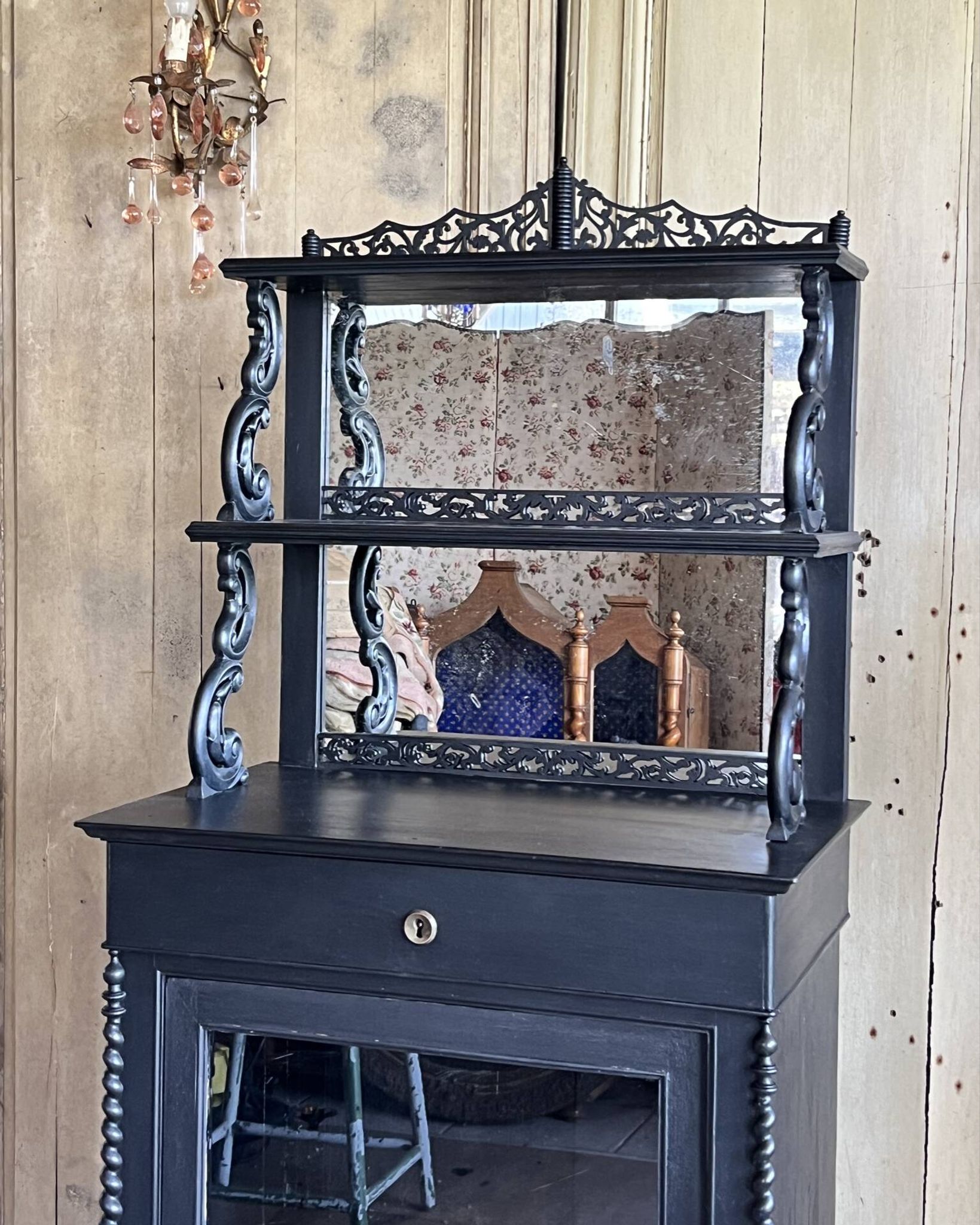 Vitrine ancienne