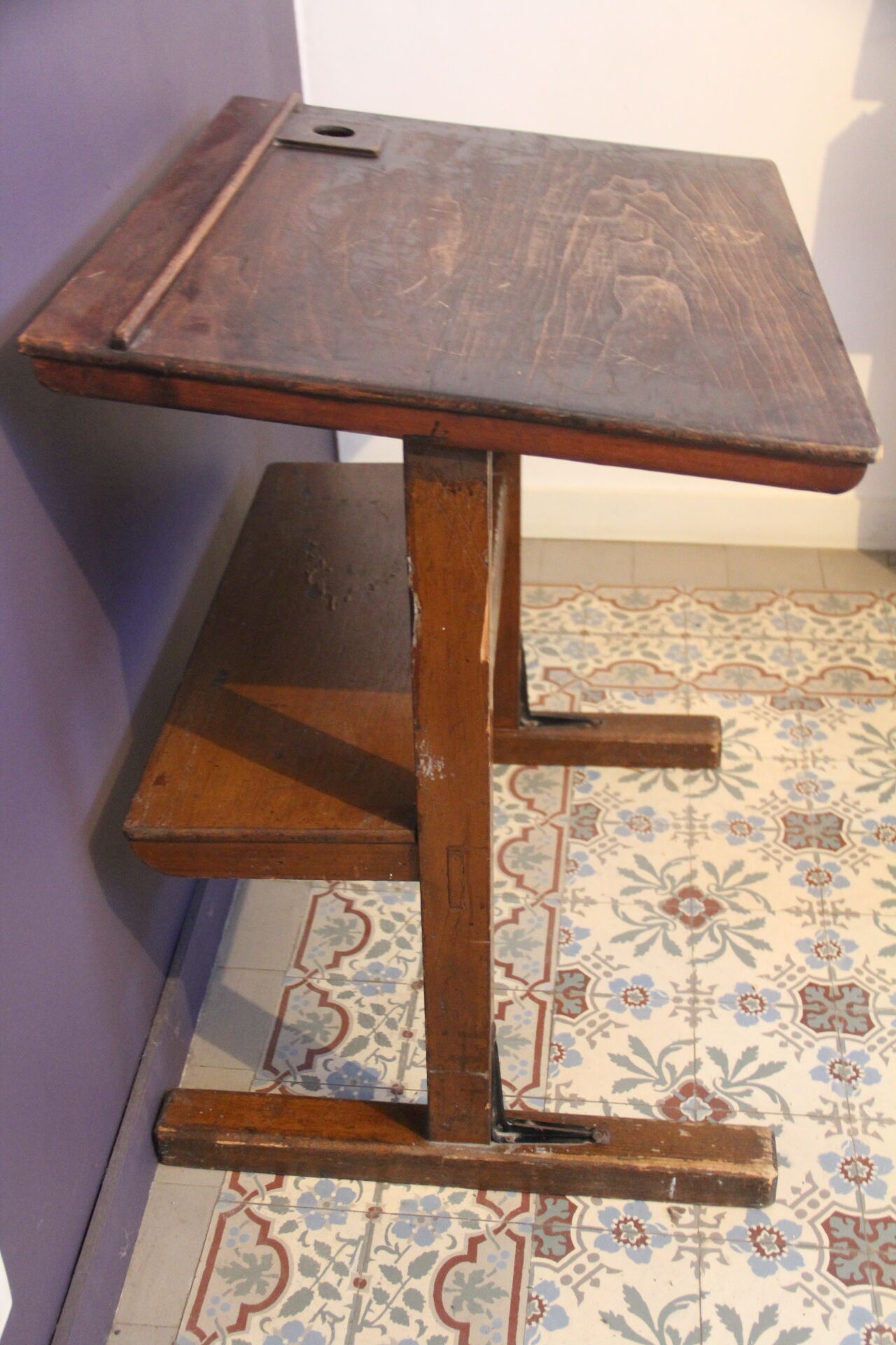 Pupitre d'écolier en bois