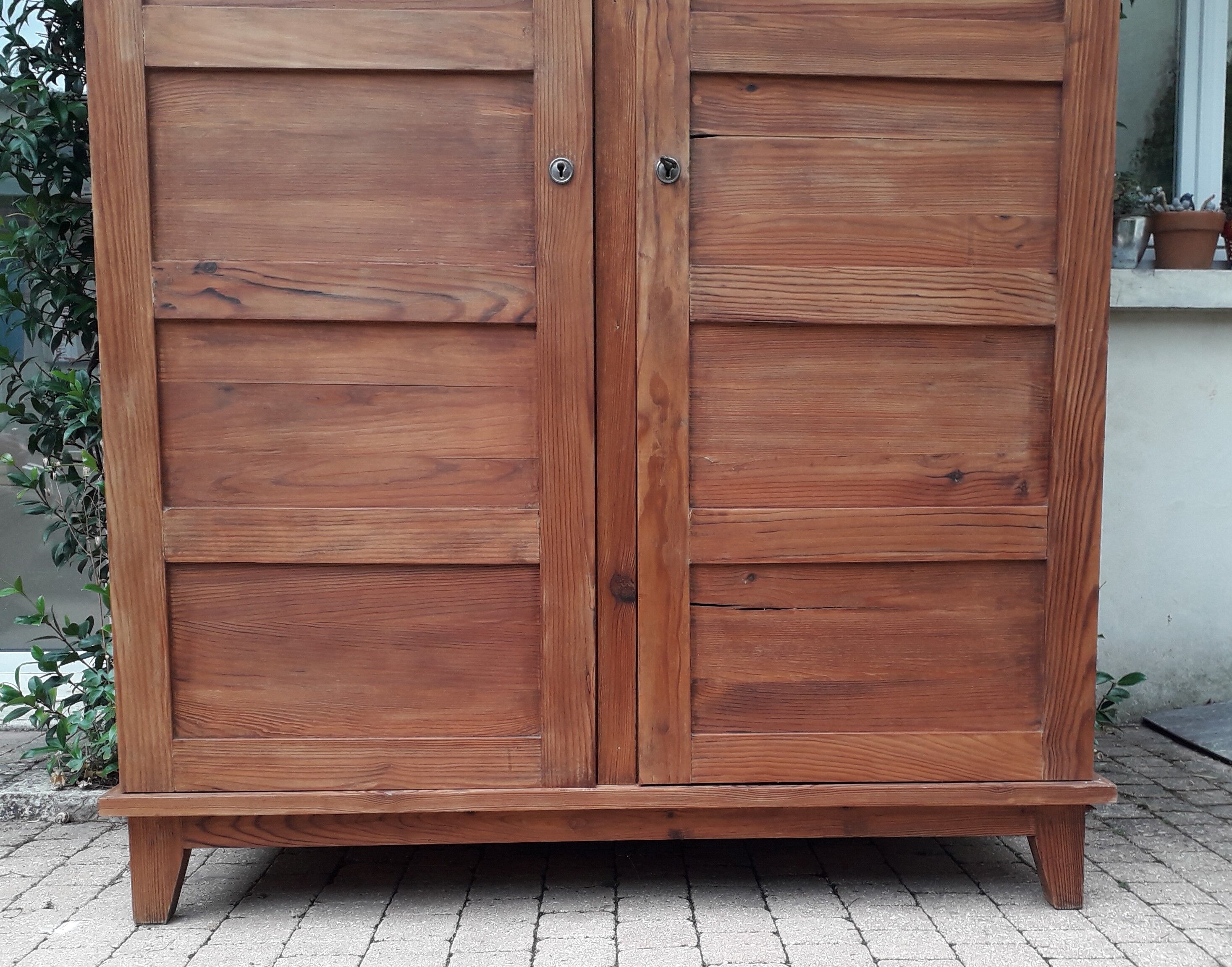 Wardrobe Rene Gabriel