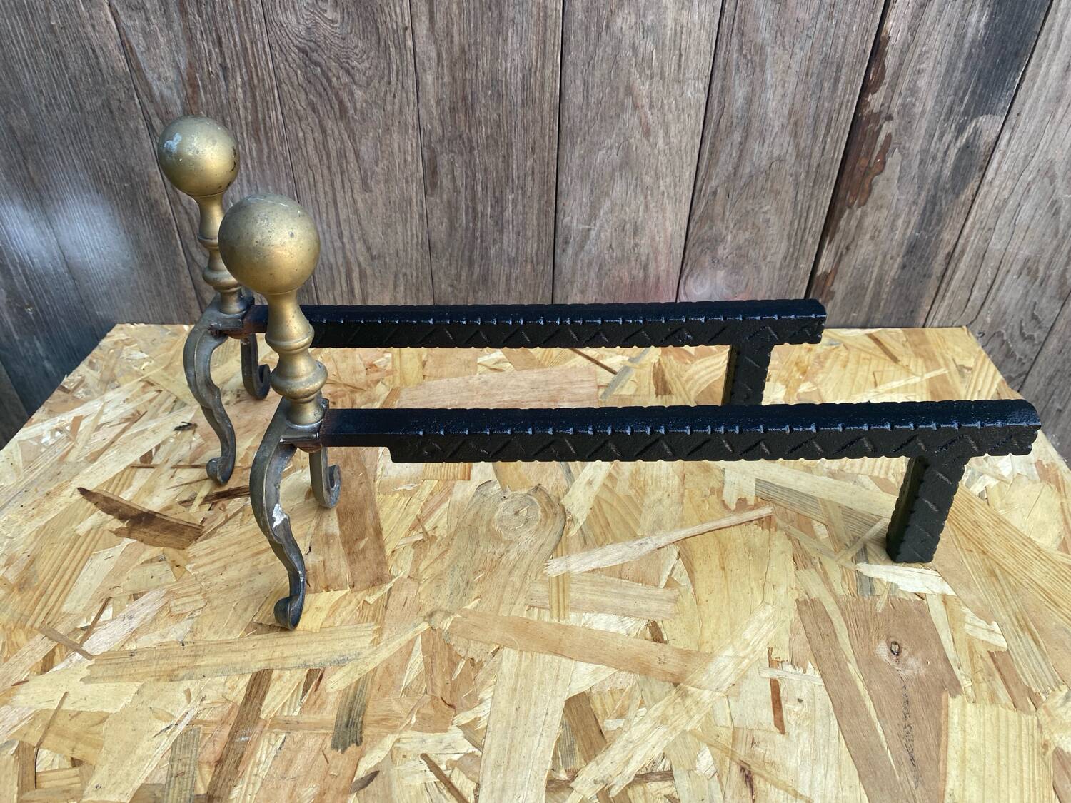 Paire de Chenets Cheminée Ancien Fonte Noire + Bronze Vintage