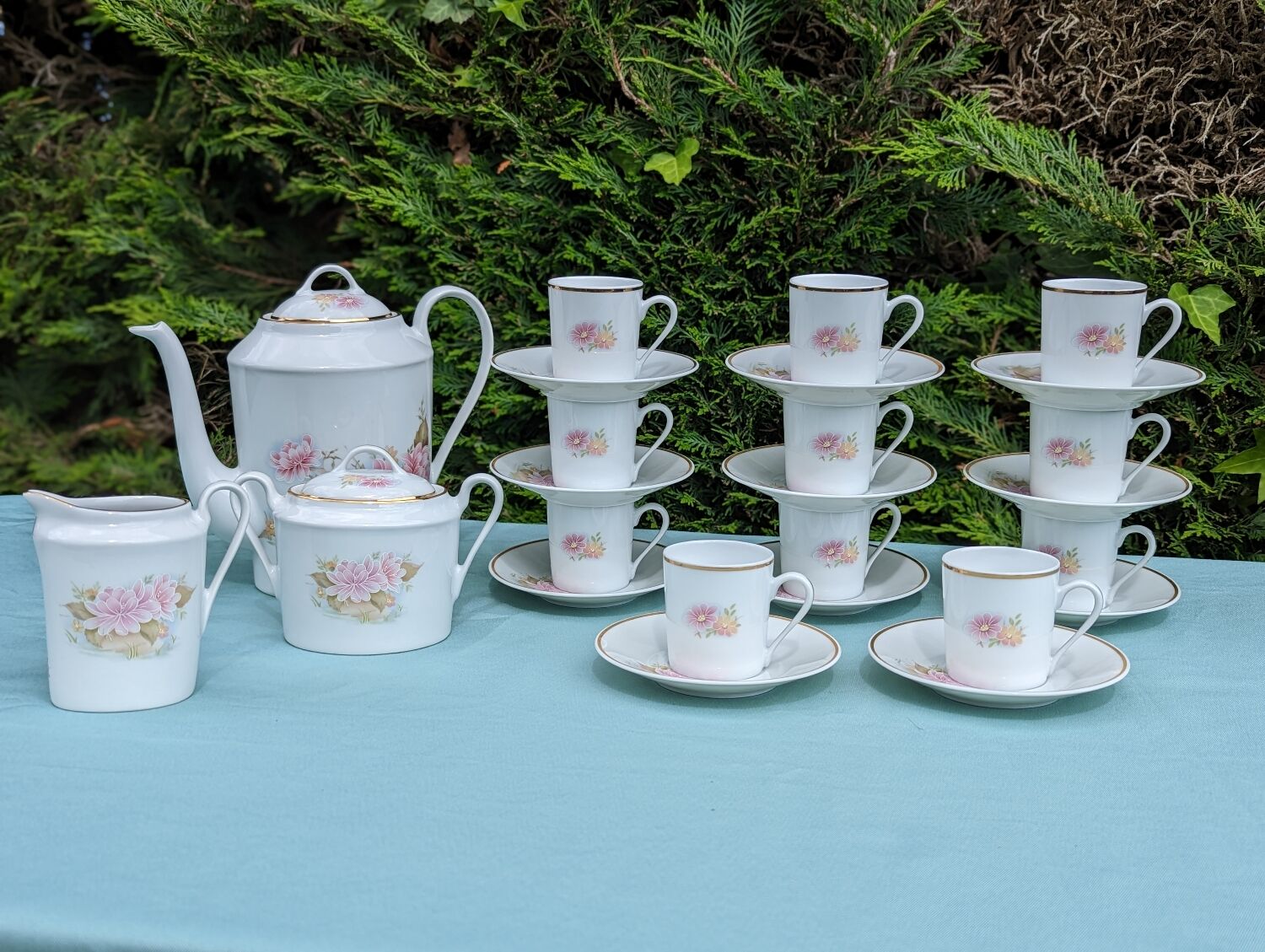 Service à café en porcelaine de Limoges