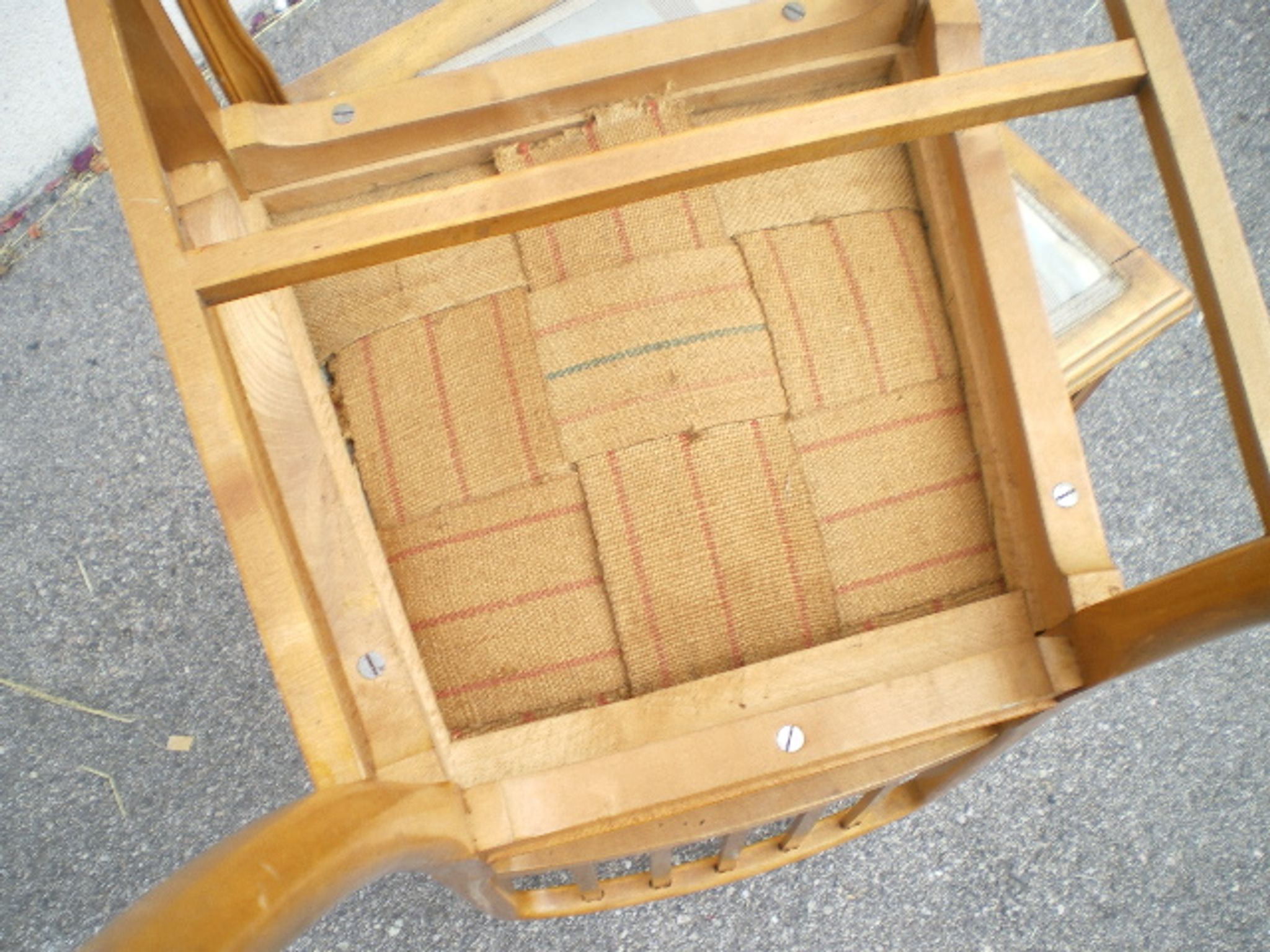 2 chaises en noyer
