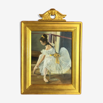 Ancien portrait d'une danseuse de ballet avec son cadre à fronton