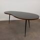 Table basse vintage en forme de haricot
