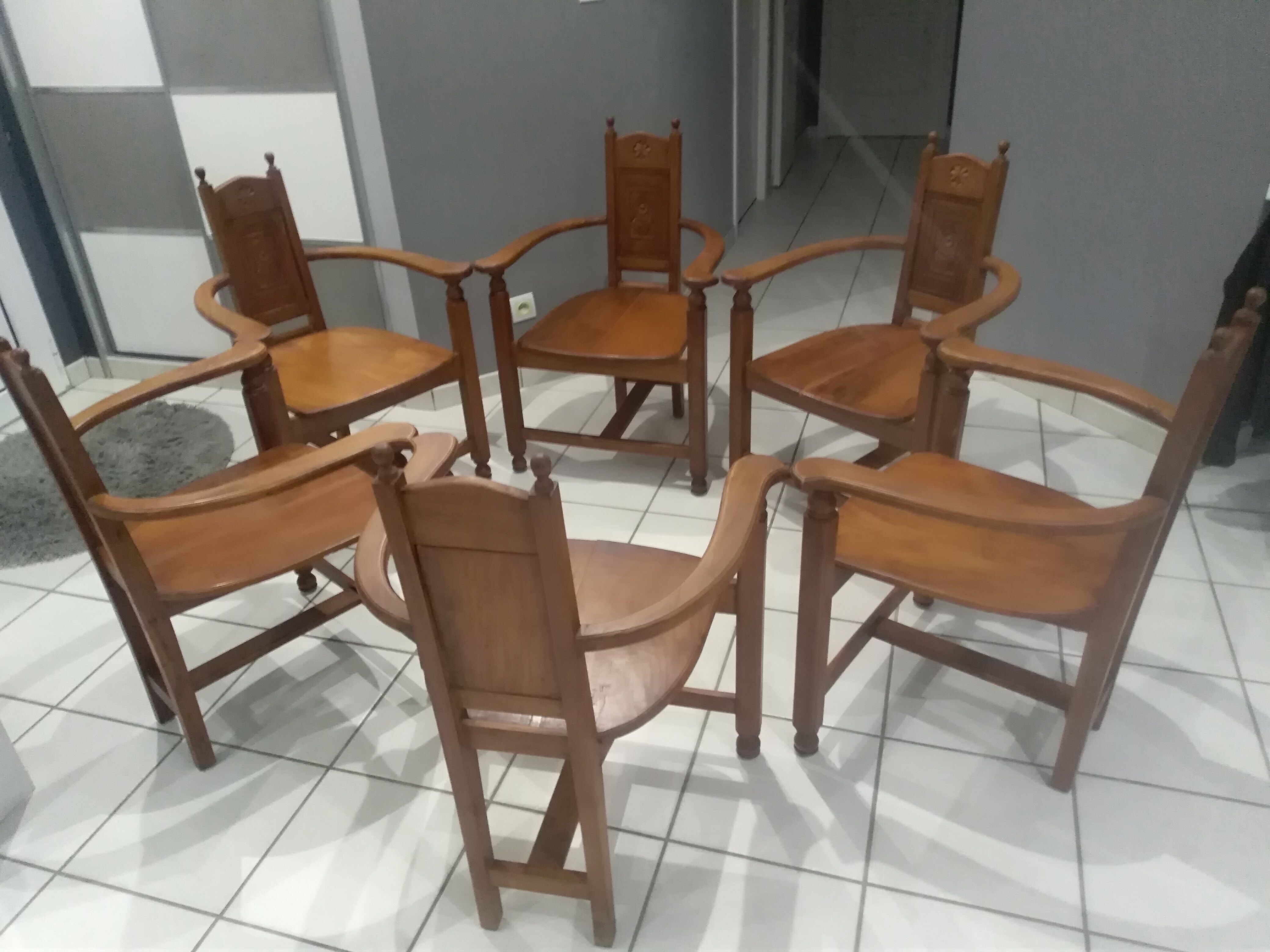Set of 6 walnut armchairs from the early 20th century