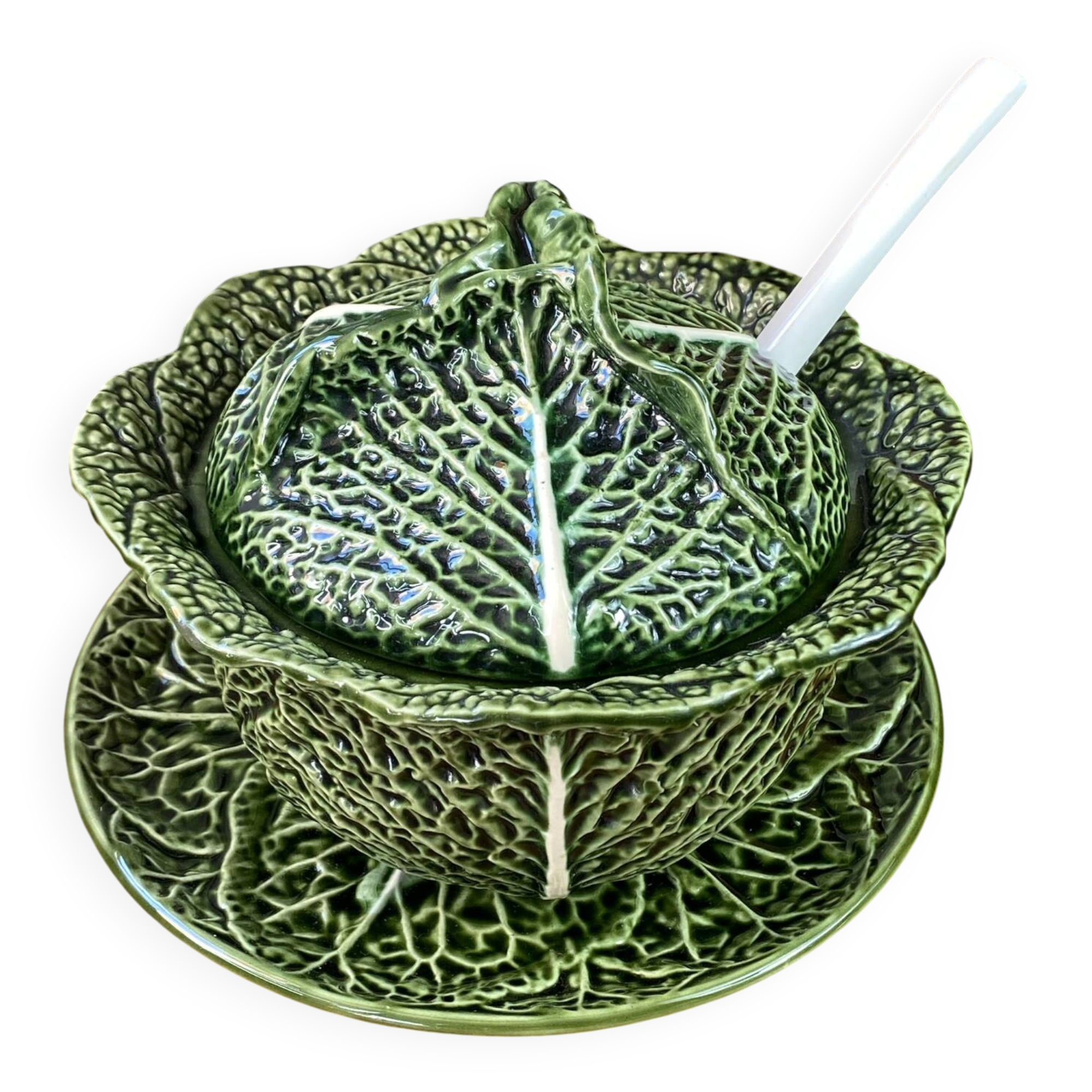 Grande soupière en barbotine feuille de chou 