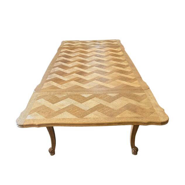 Extensible wooden table