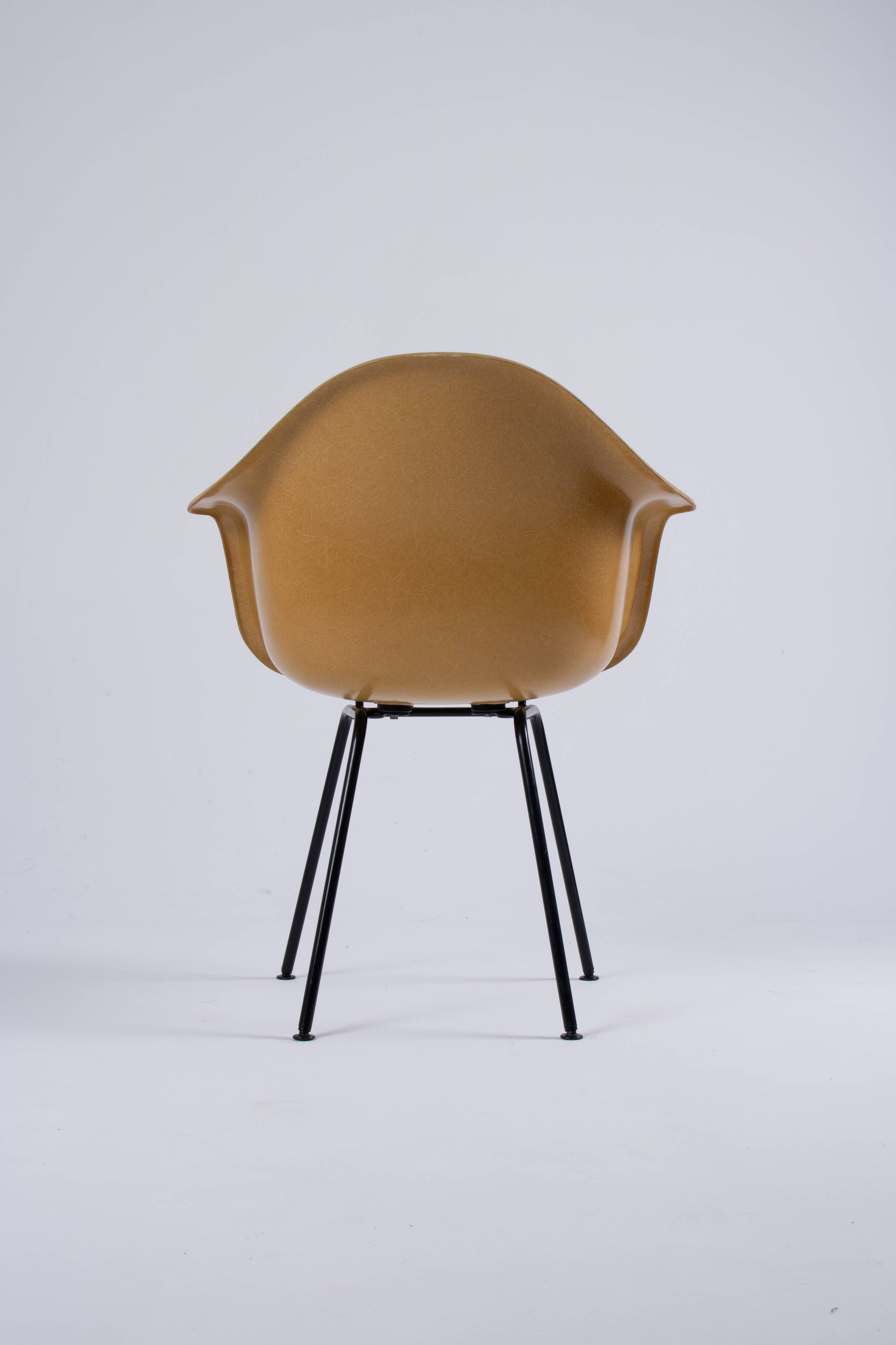 DAX Eames in fibreglass – Light Ochre – Herman Miller / Vitra – circa 19