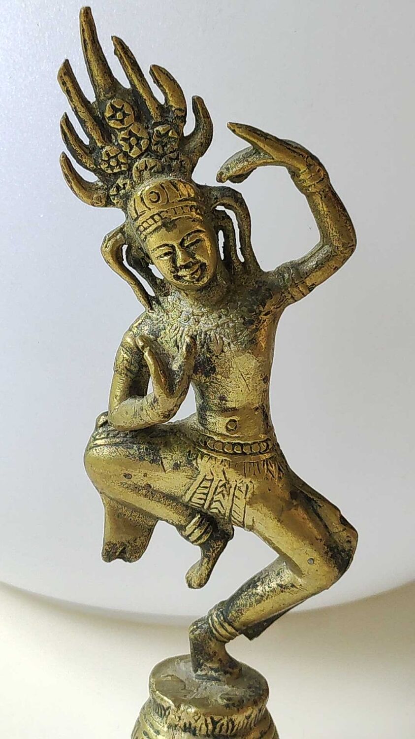 Clochette de table en forme de Danseuse céleste Apsara Khmer, en bronze doré