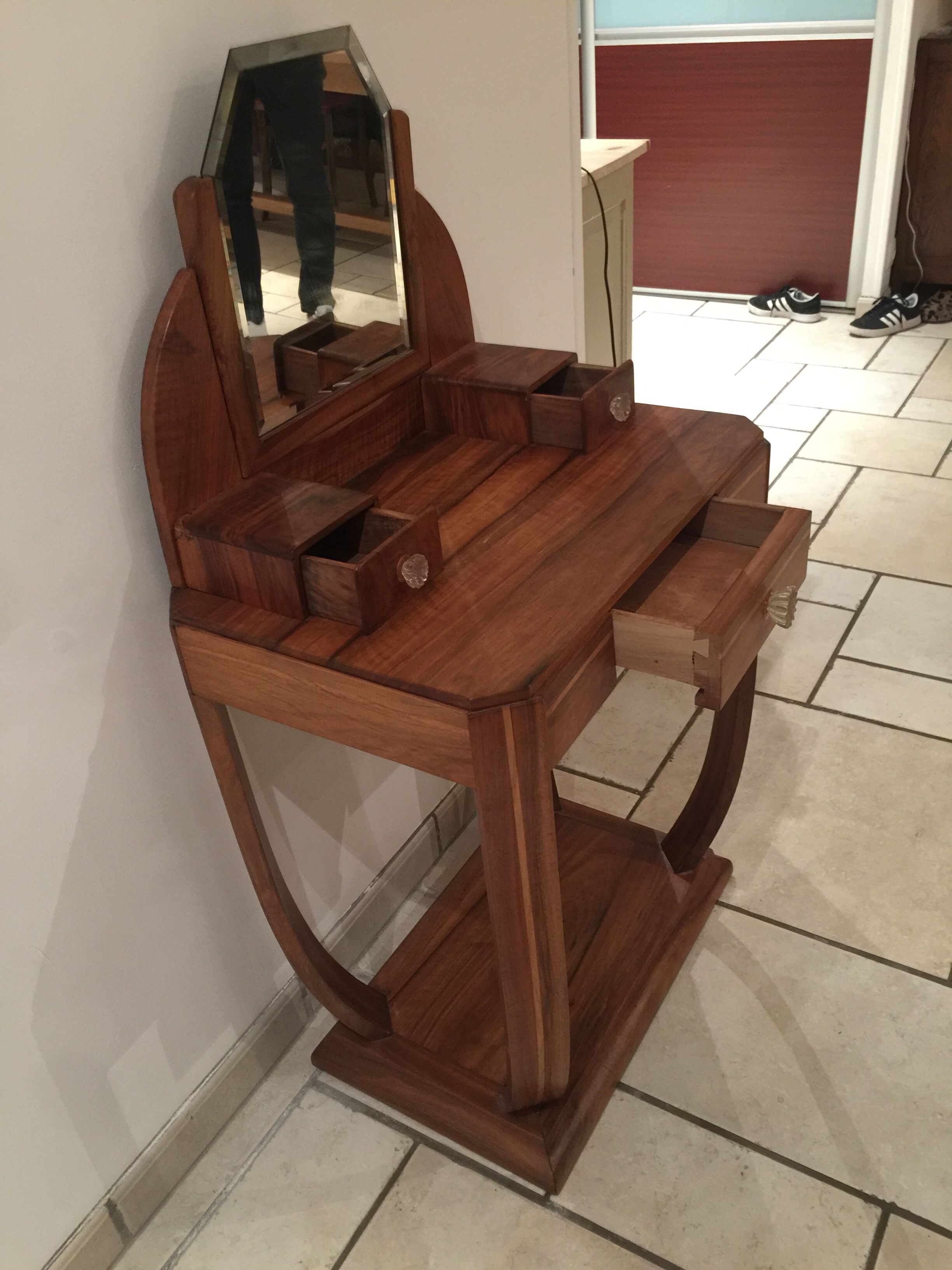 Art deco dressing table