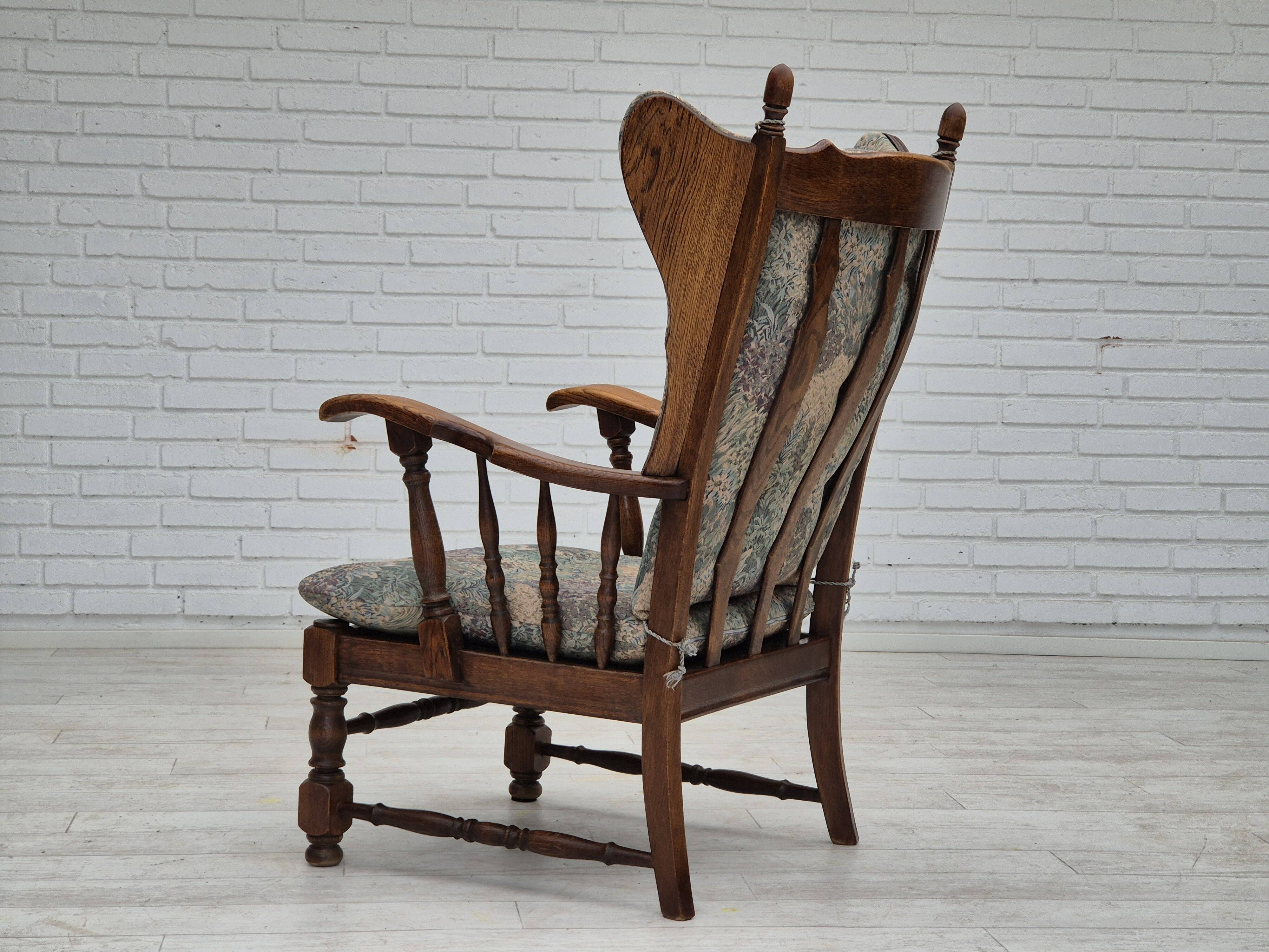 Années 1960, design danois, fauteuil à dossier haut par Regan Møbelfabrik, Aarhus, état d'origine.