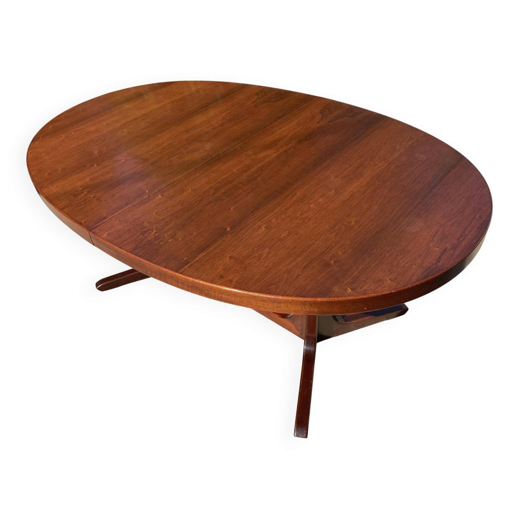 Baumann round oval extendable Scandinavian table in rosewood with 2 extensions.
