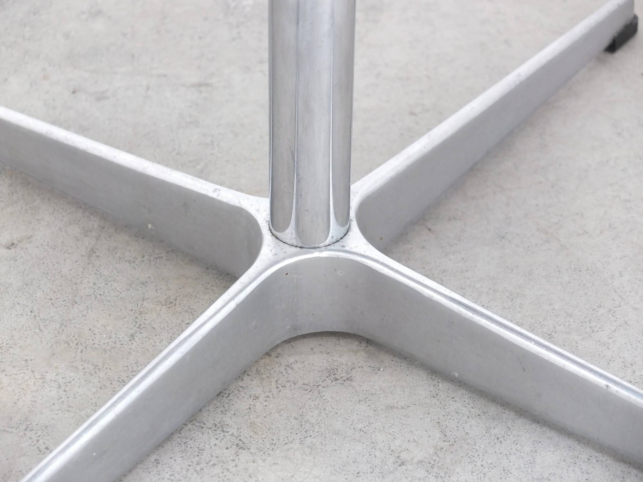 Table à manger 'Circulaire' d'Arne Jacobsen pour Fritz Hansen, 1976